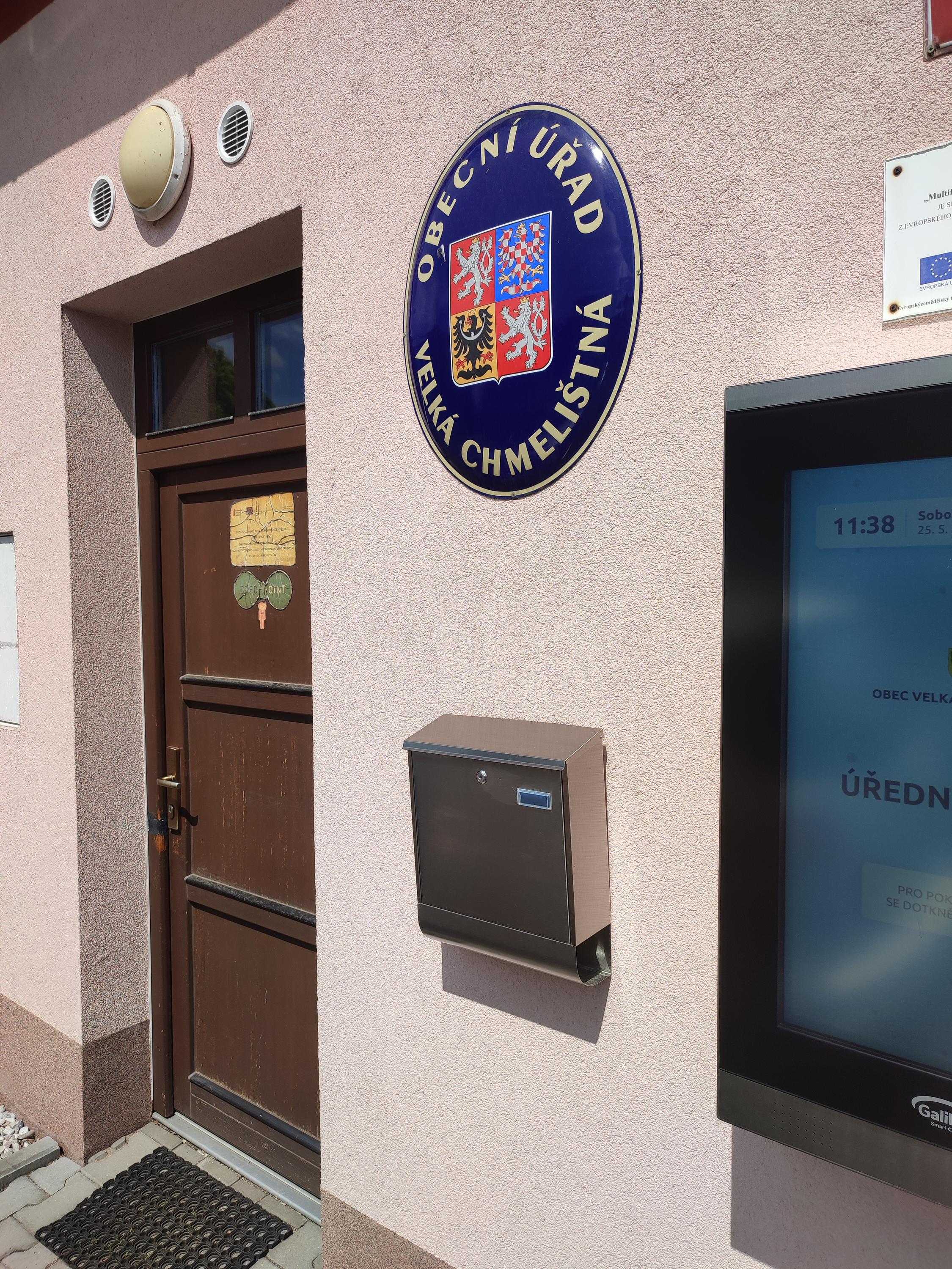 Velká Chmelištná - obecní úřad foto 4