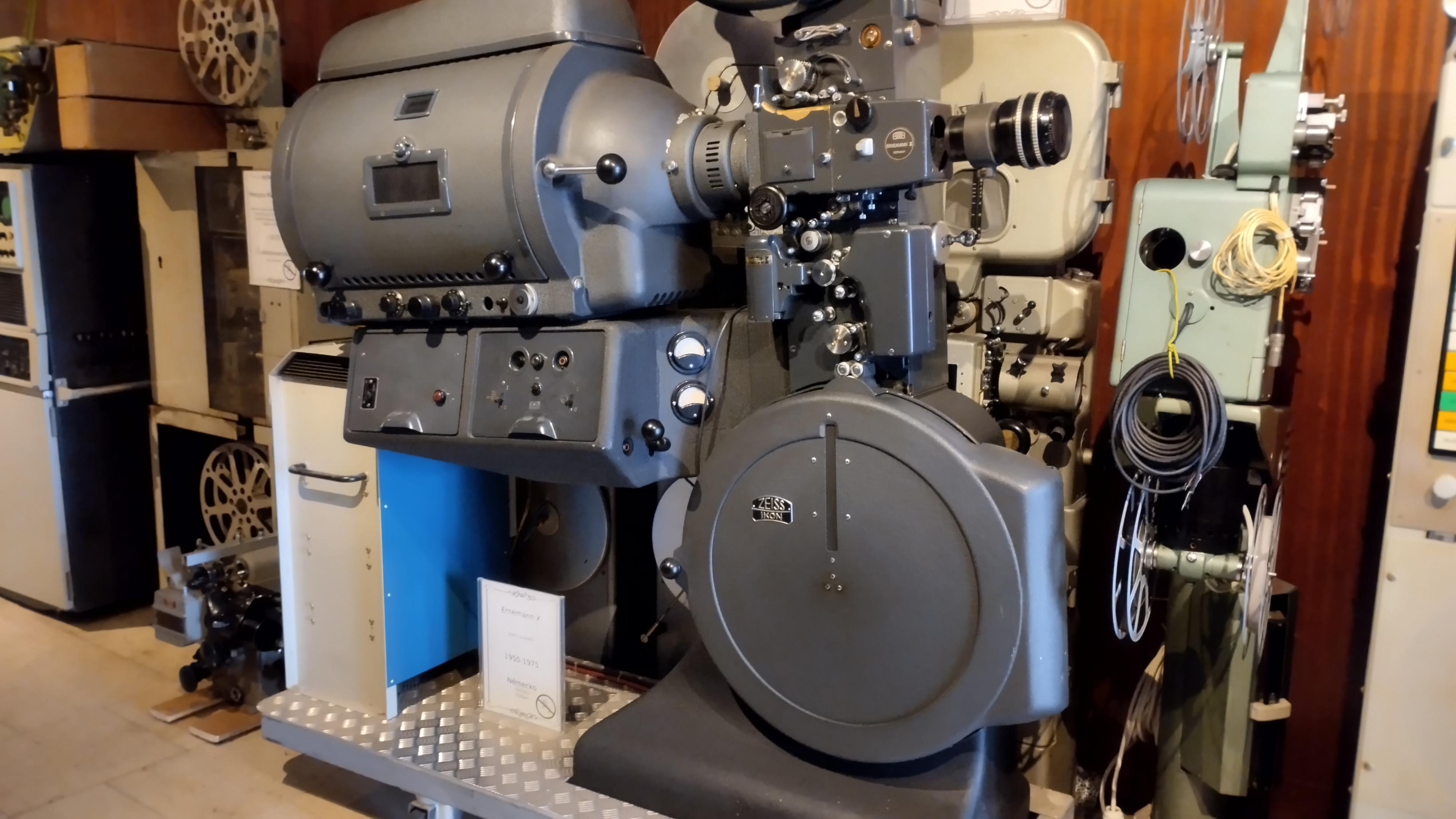 Galerie promítaček - audiovizuální techniky foto 5