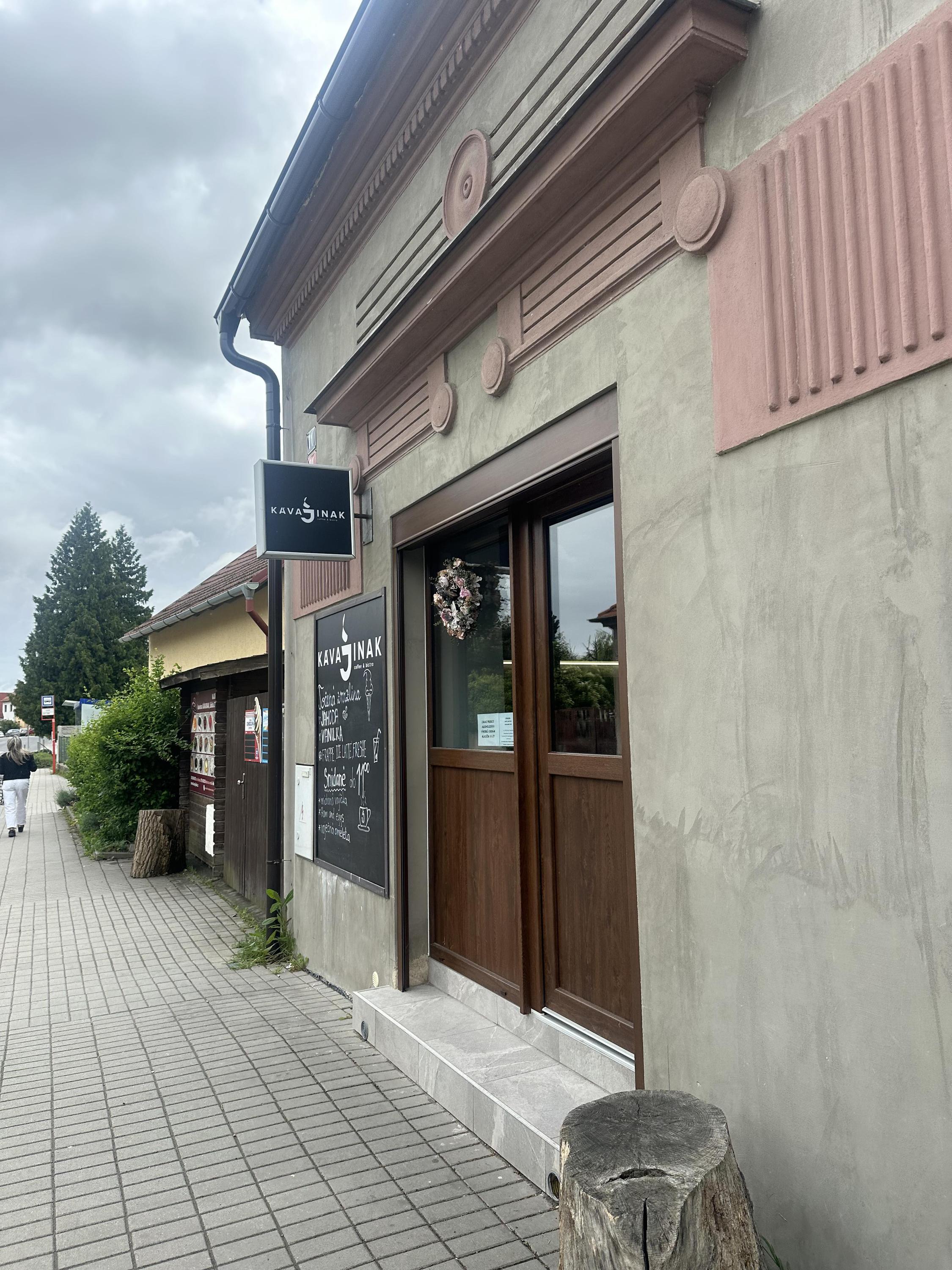 KávaJinak coffee&bistro Chýně foto 2