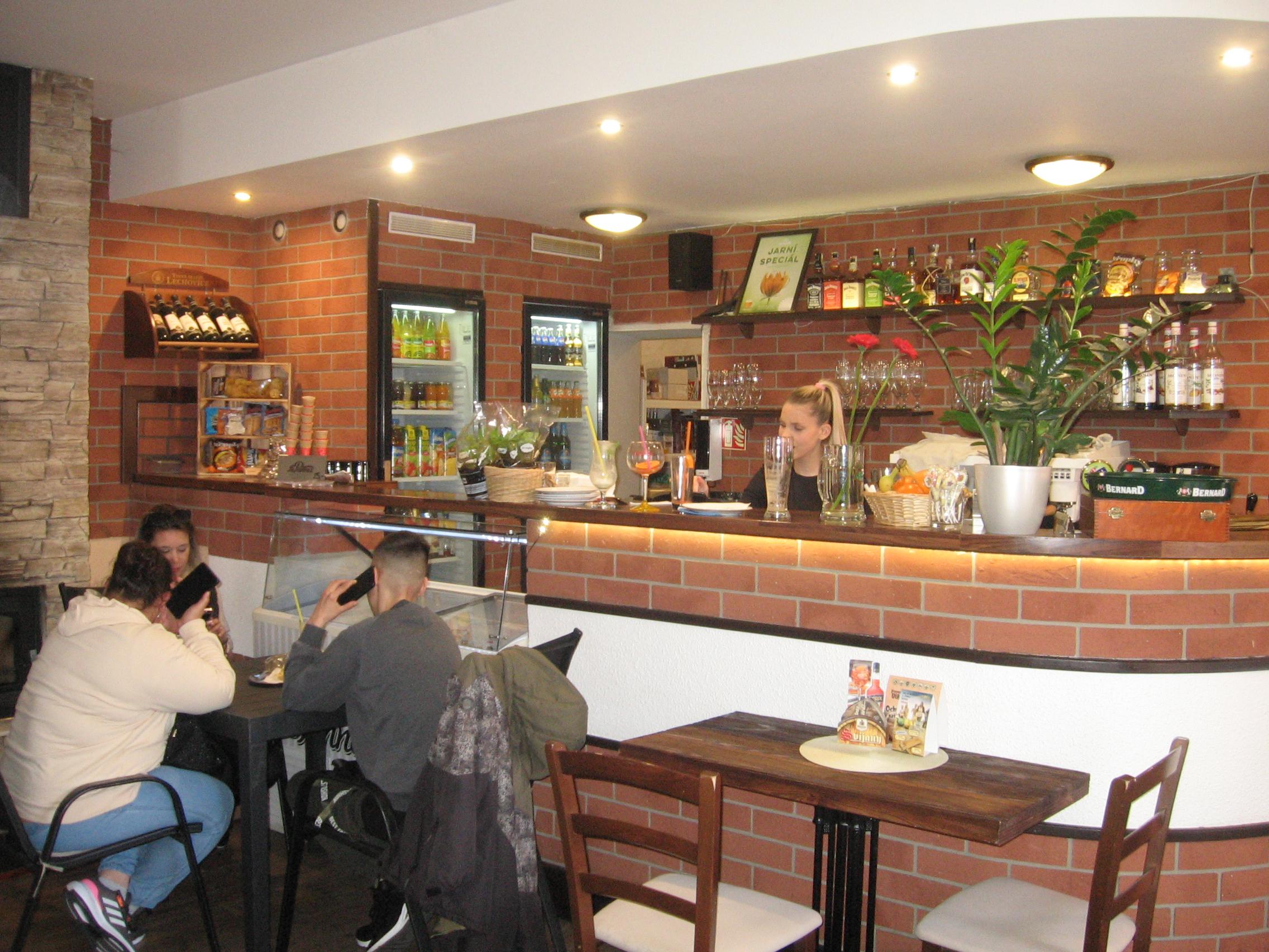 Kavárna & Pizzerie na Staré lékarně foto 3