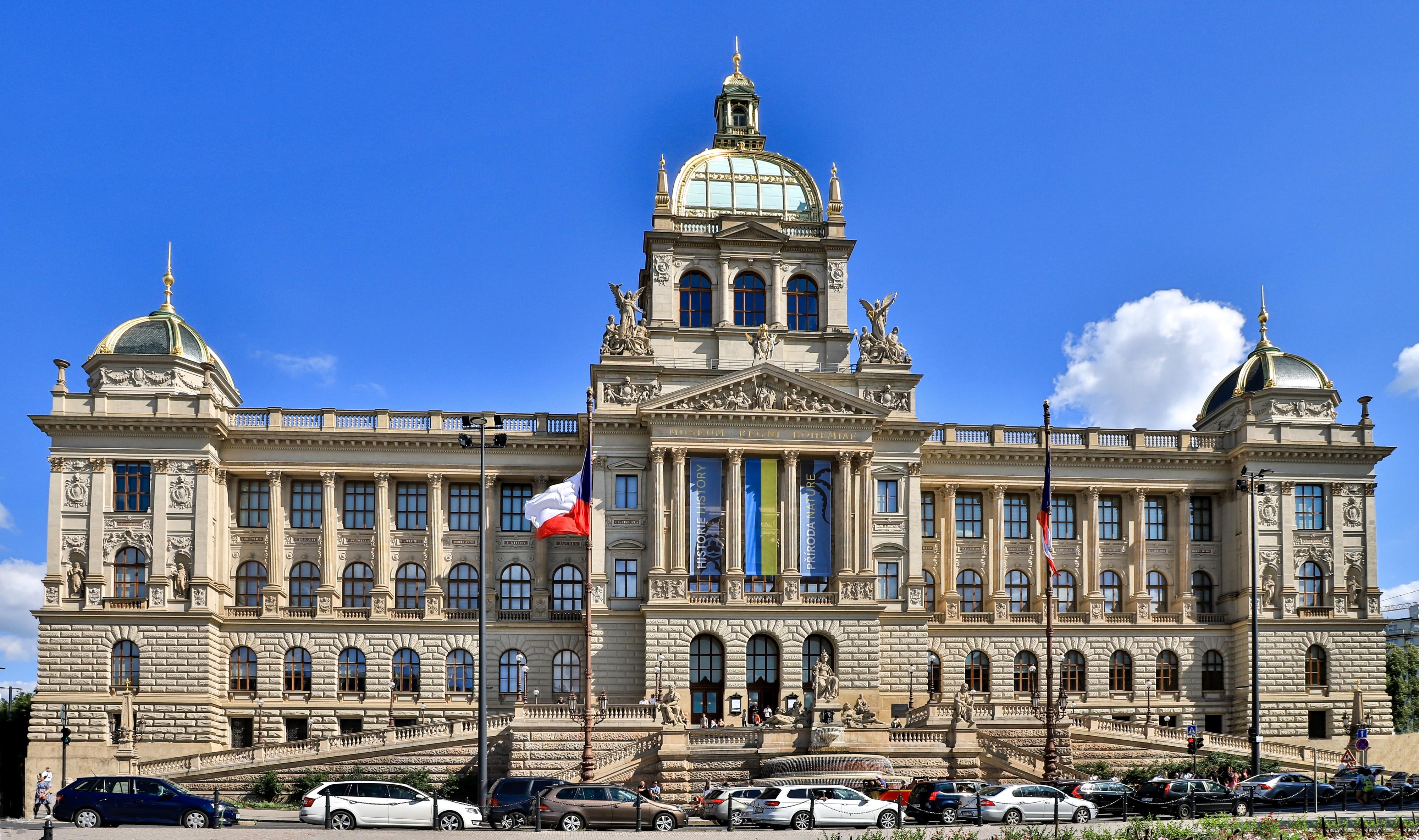 Historická budova Národního muzea foto 1