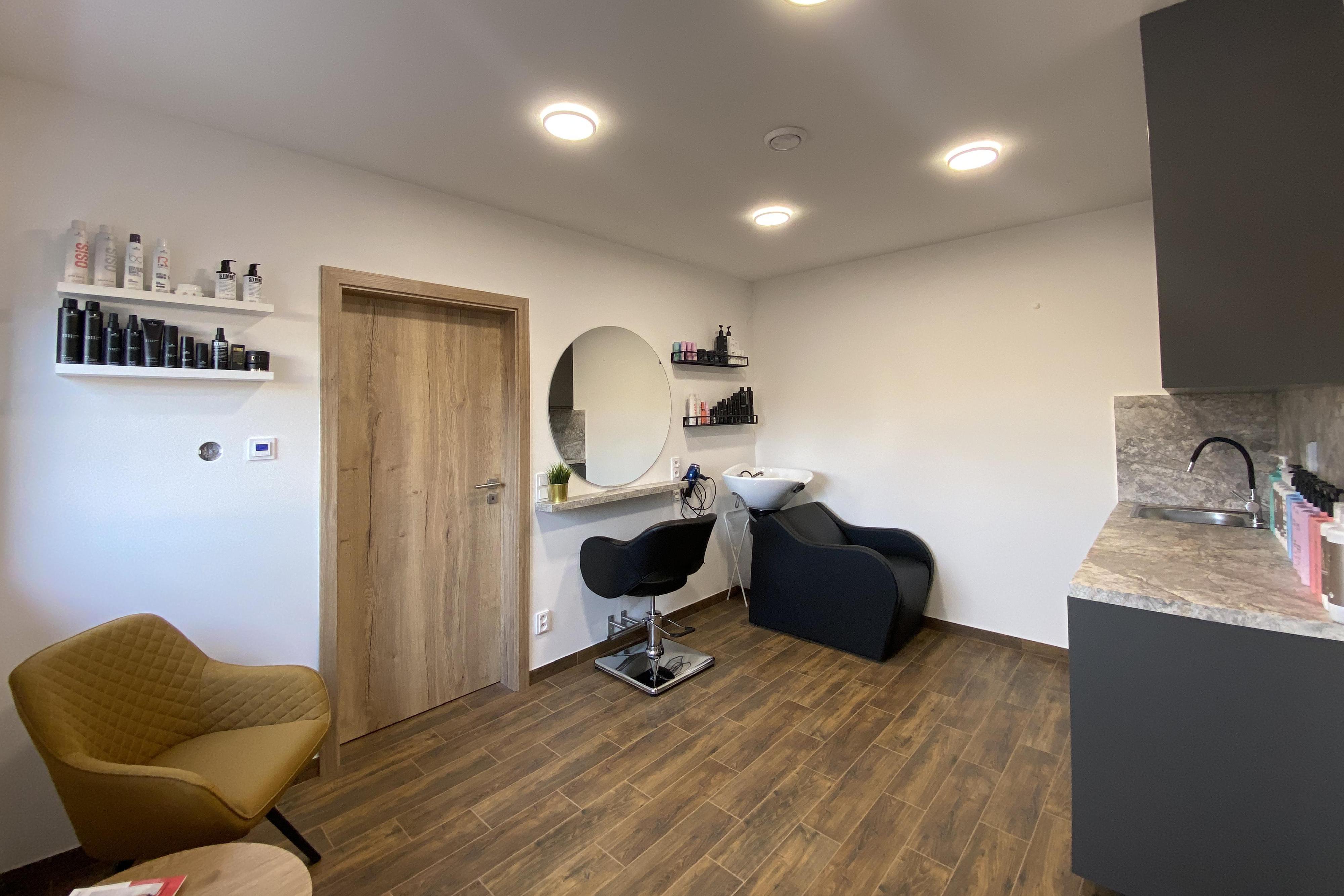 Špírková SALON - Kadeřnictví | PMU | Kosmetika