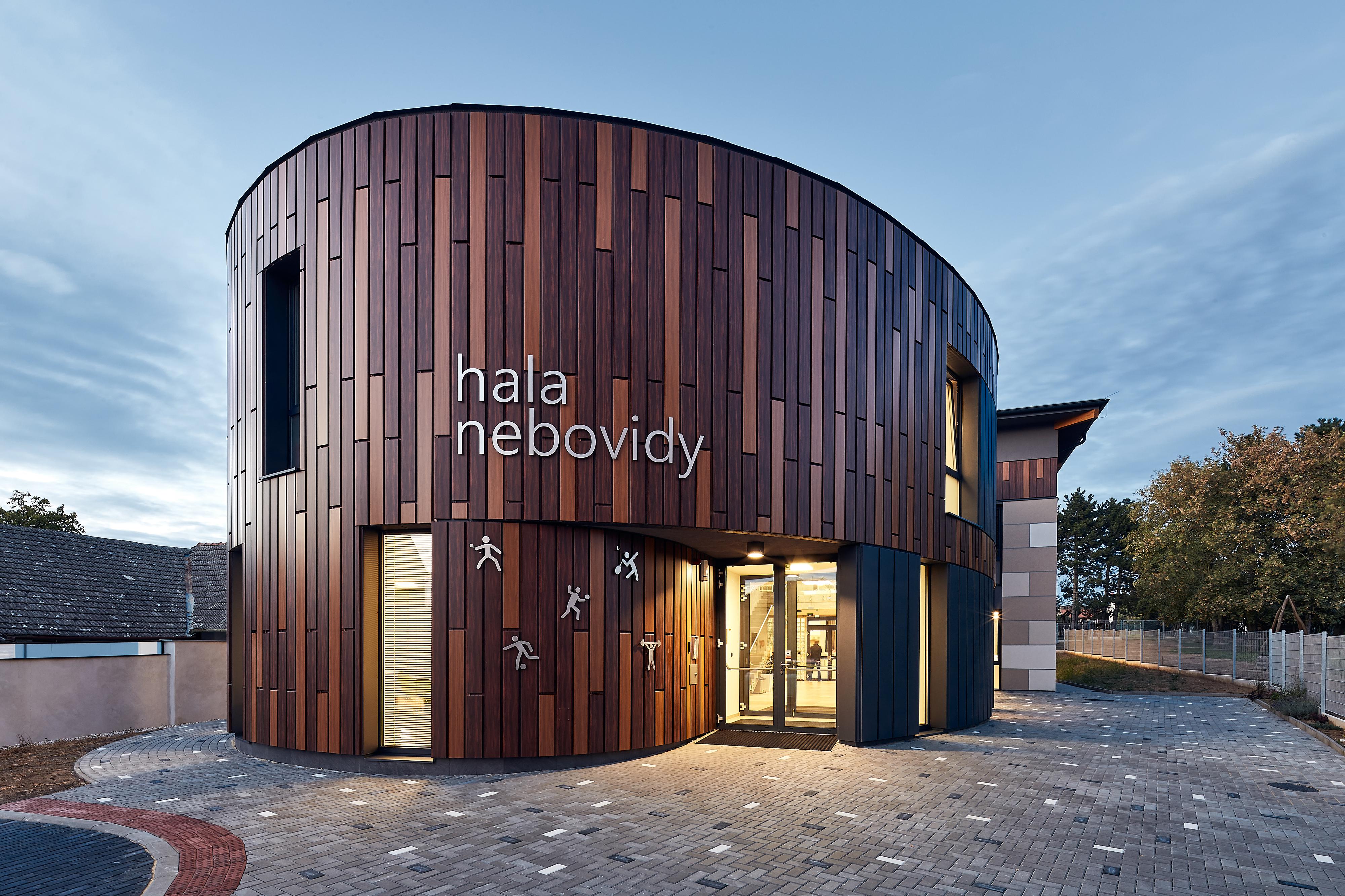 Sportovní a společenská hala Nebovidy foto 2