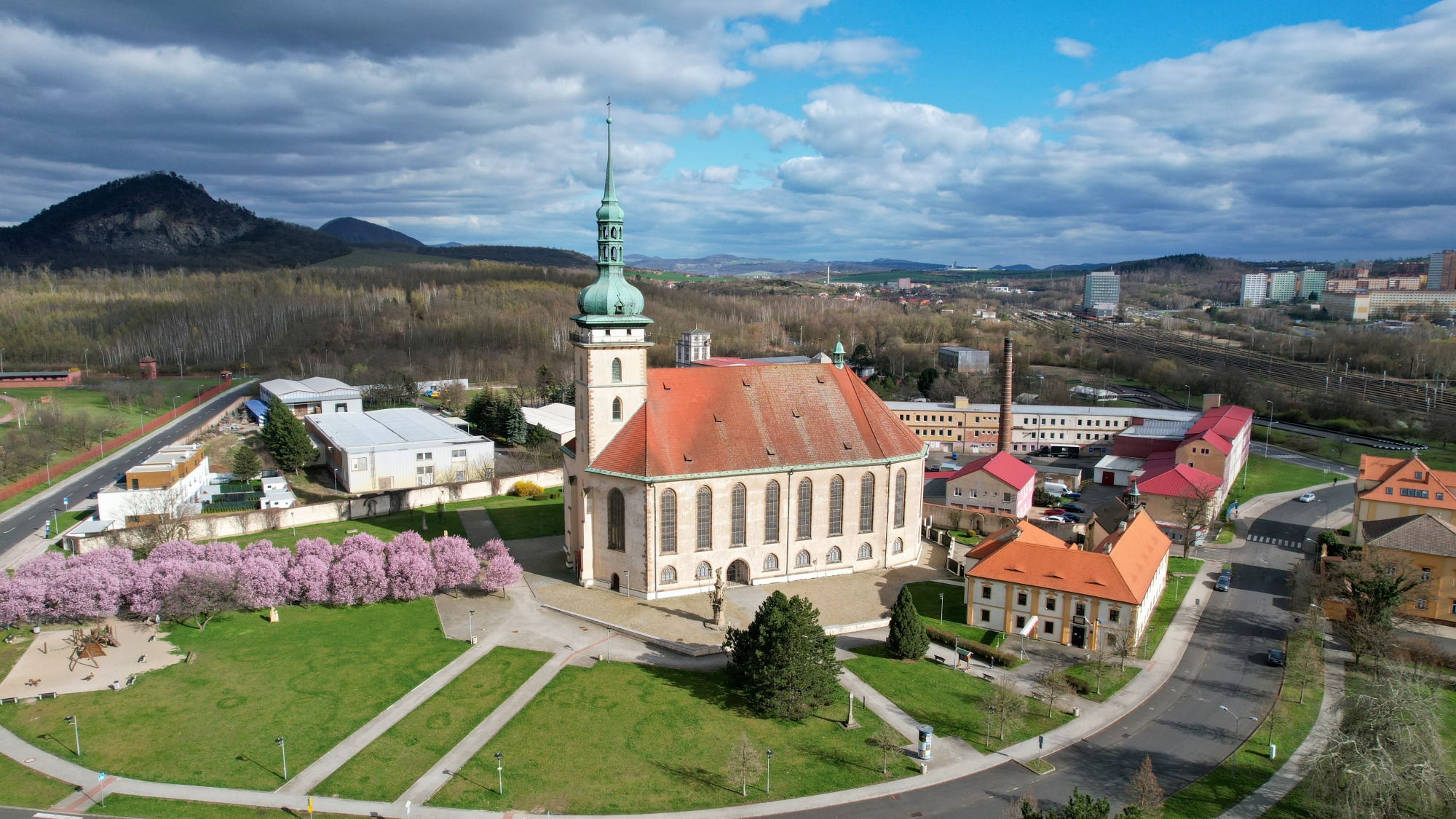Kostel Nanebevzetí Panny Marie v Mostě foto 6
