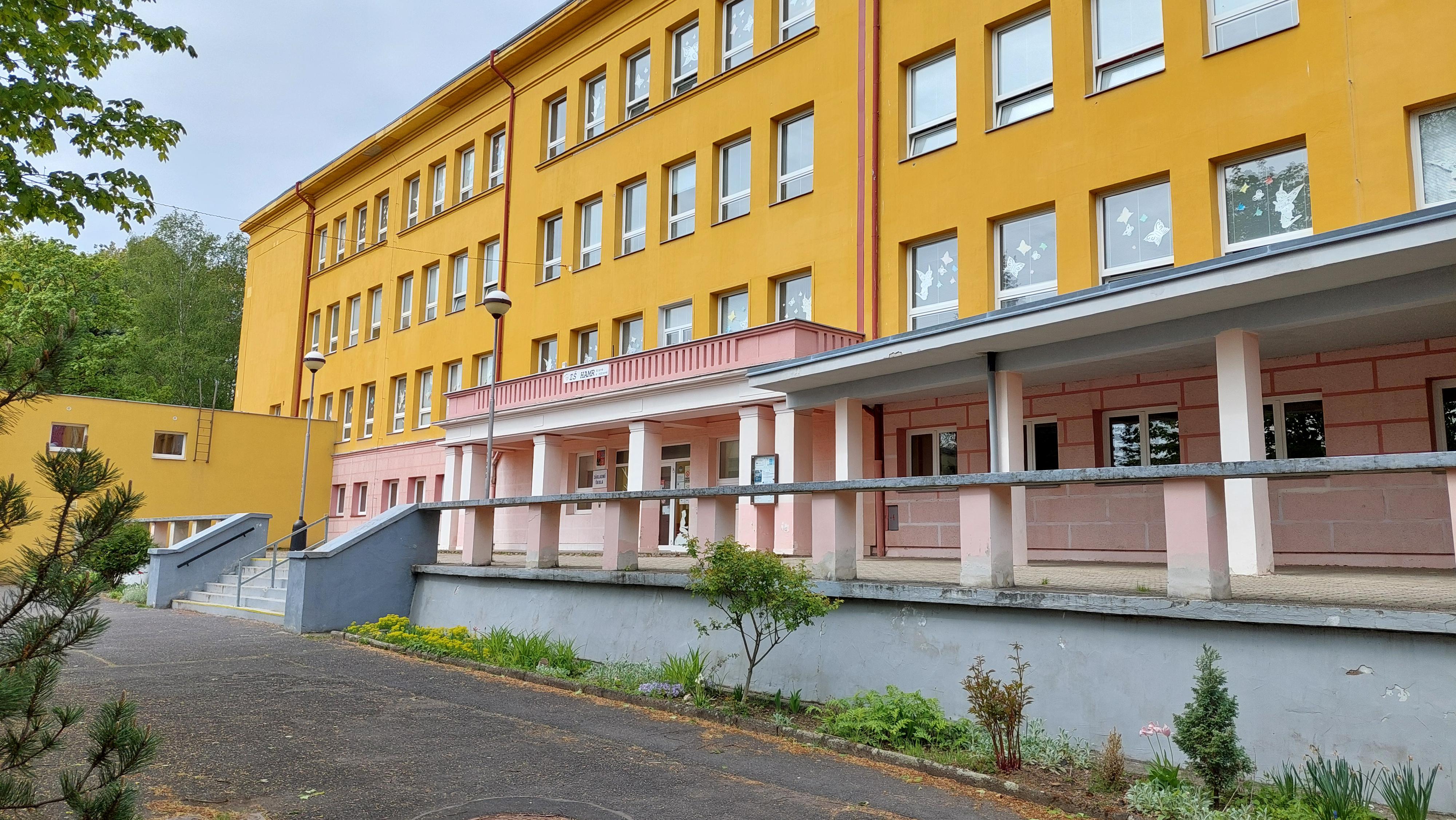 ZŠ Litvínov - Hamr, Mládežnická foto 3