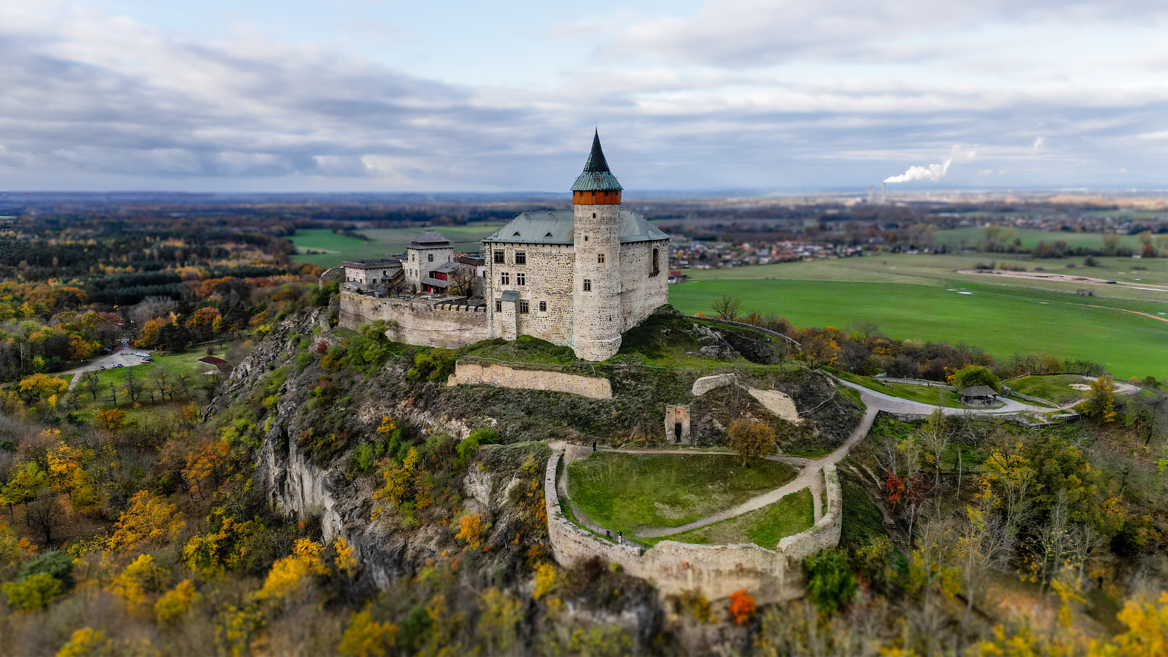 Státní hrad Kunětická hora foto 3