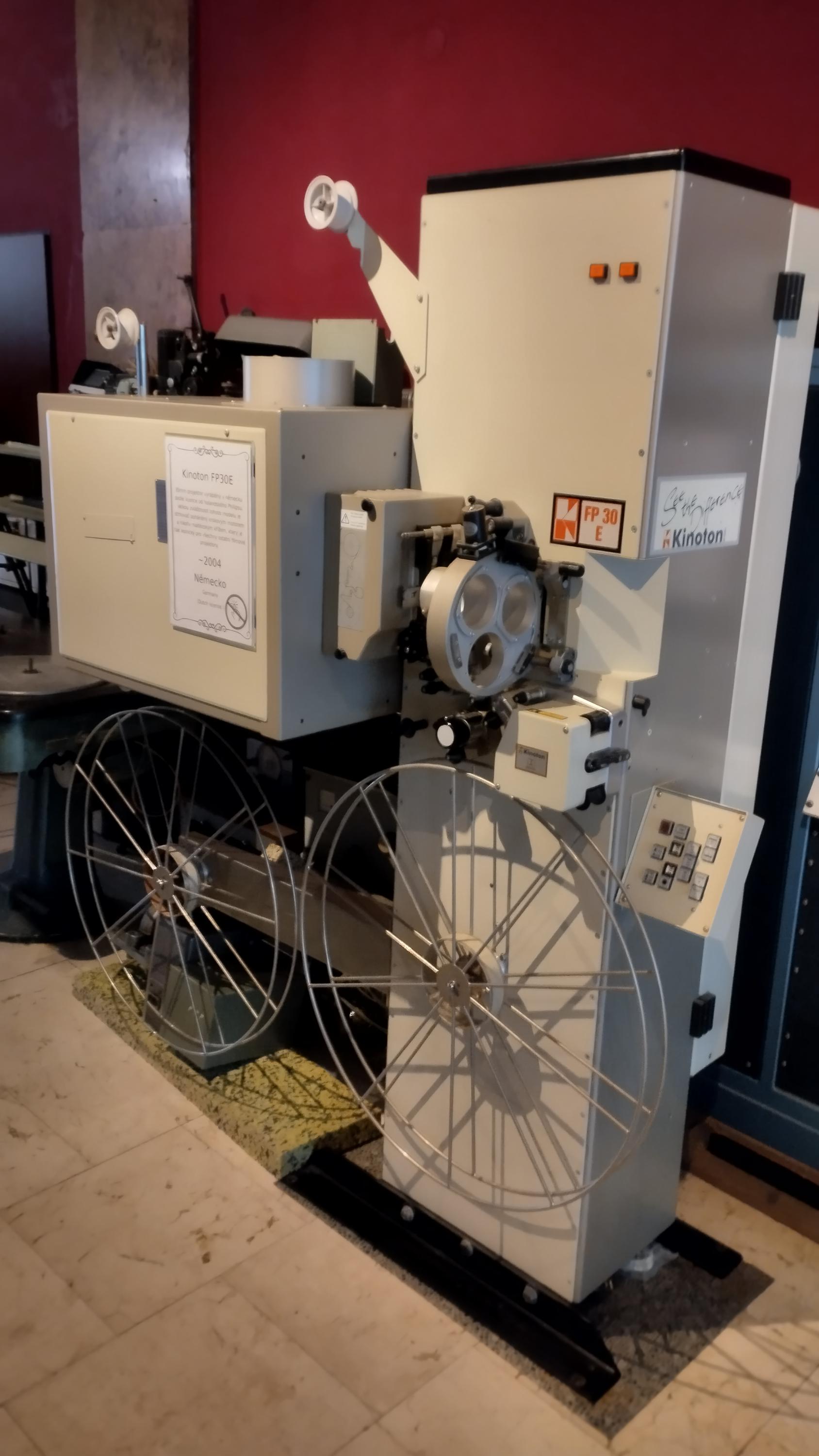 Galerie promítaček - audiovizuální techniky foto 4