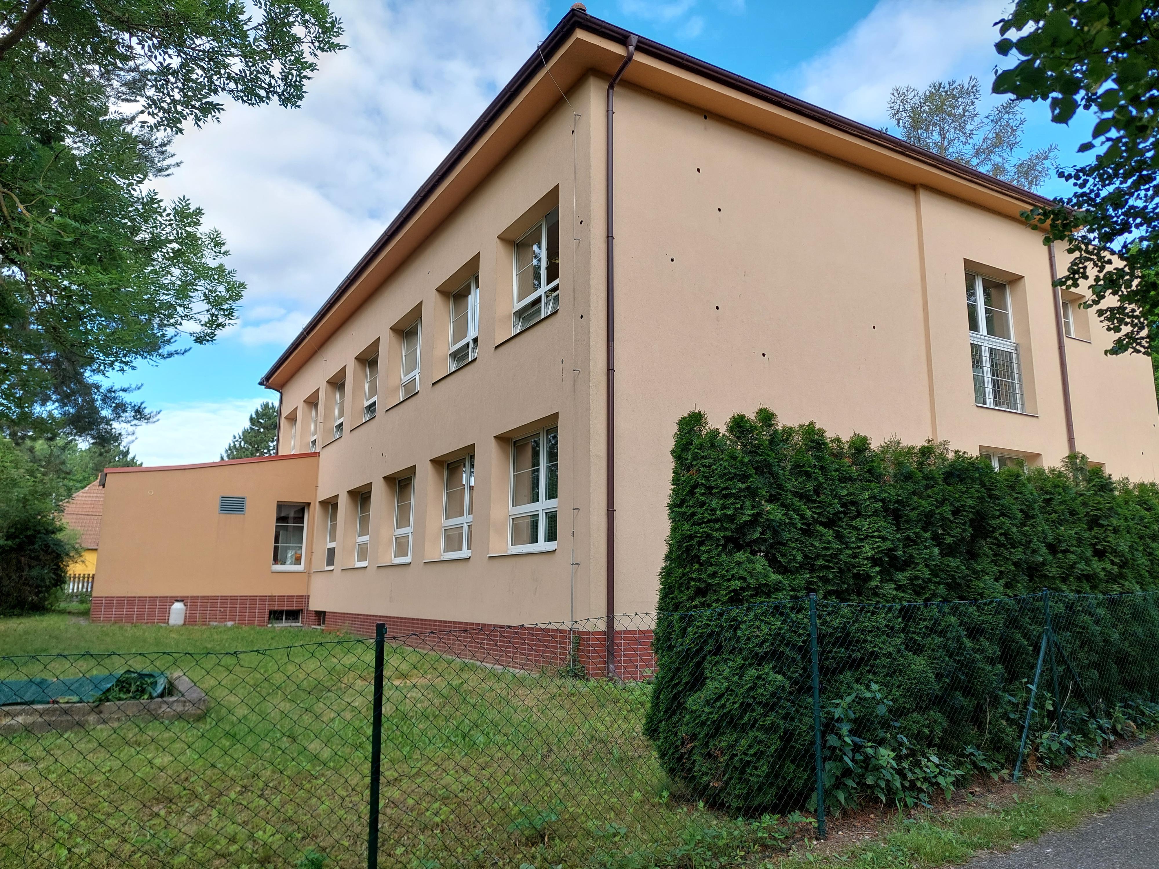 Základní škola Hořín, okres Mělník foto 3