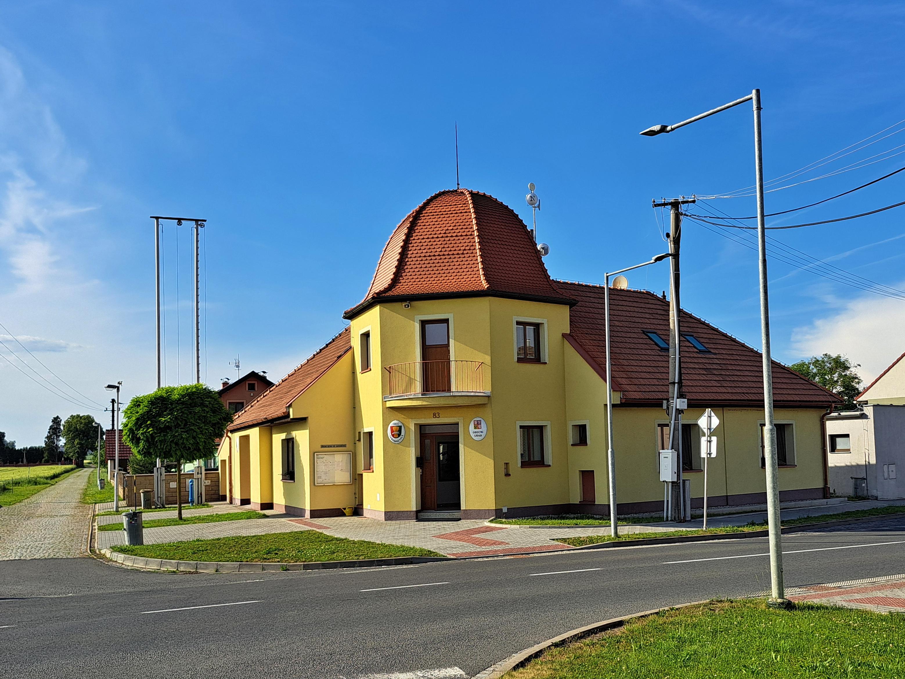 Jarohněvice - obecní úřad foto 2