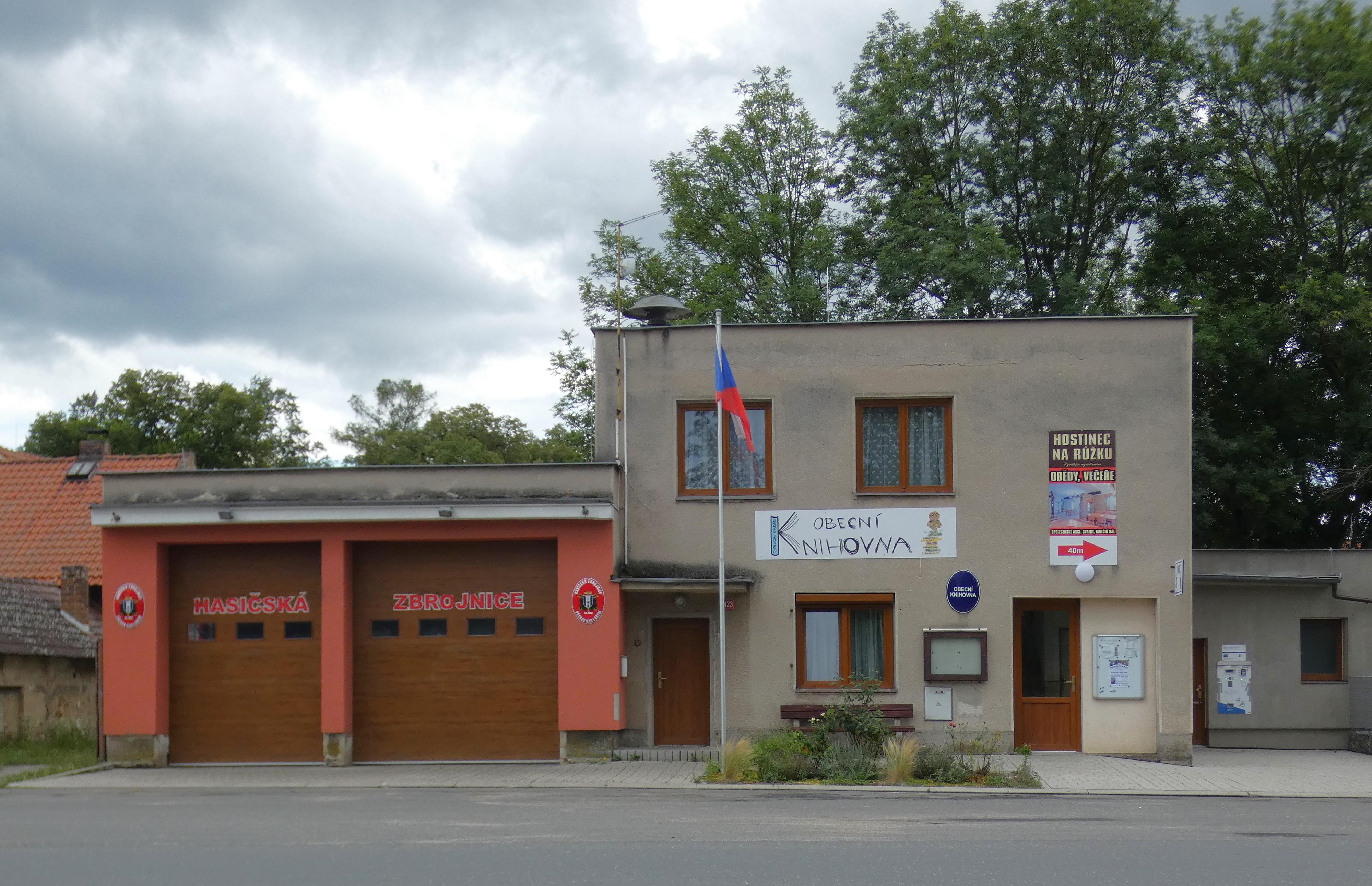 Knihovna Přerov nad Labem foto 2