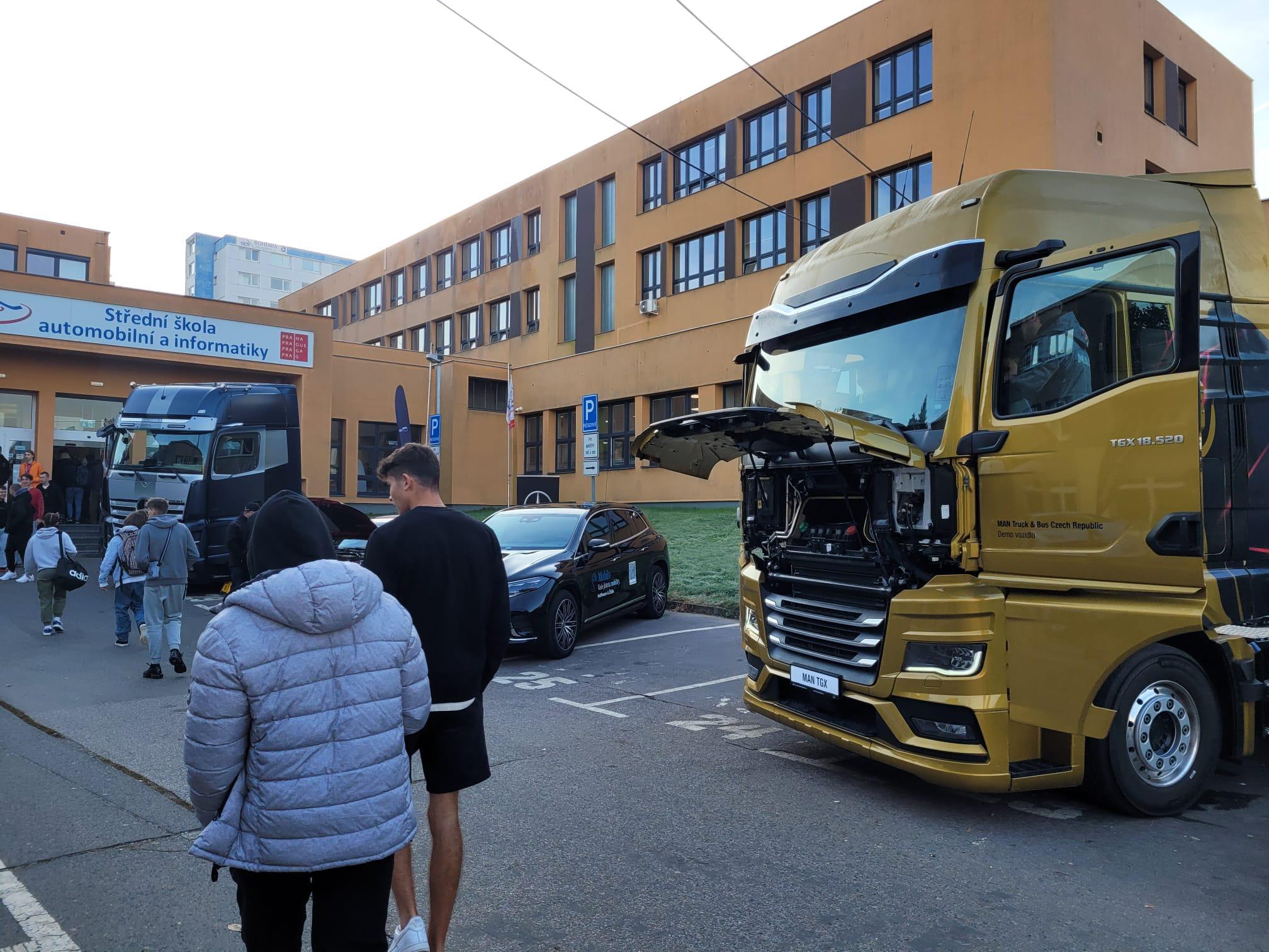 Střední odborná škola automobilní, informatiky a Gymnázium foto 5