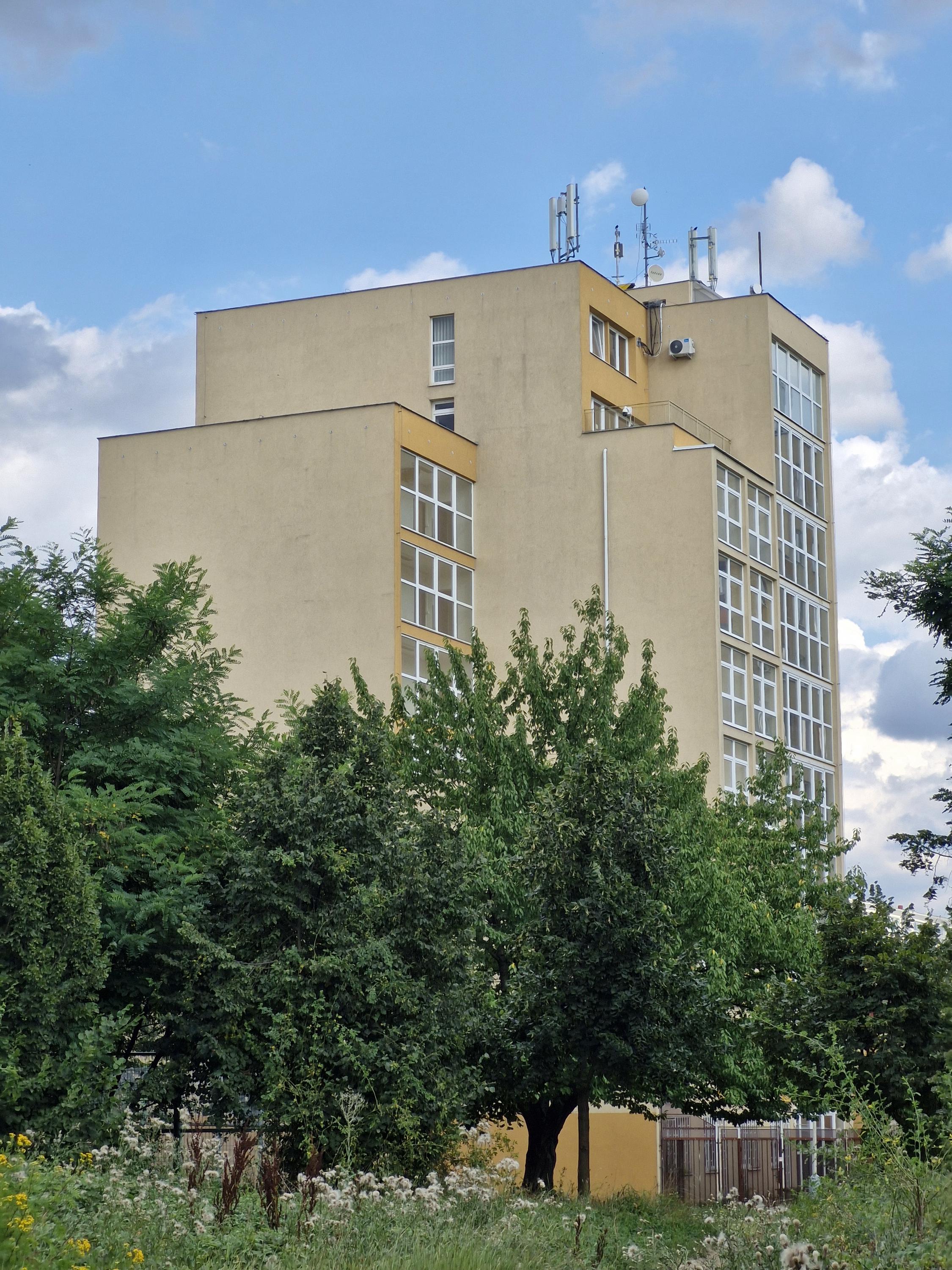 Domov mládeže a školní jídelna, Praha 9, Lovosická 42 foto 5
