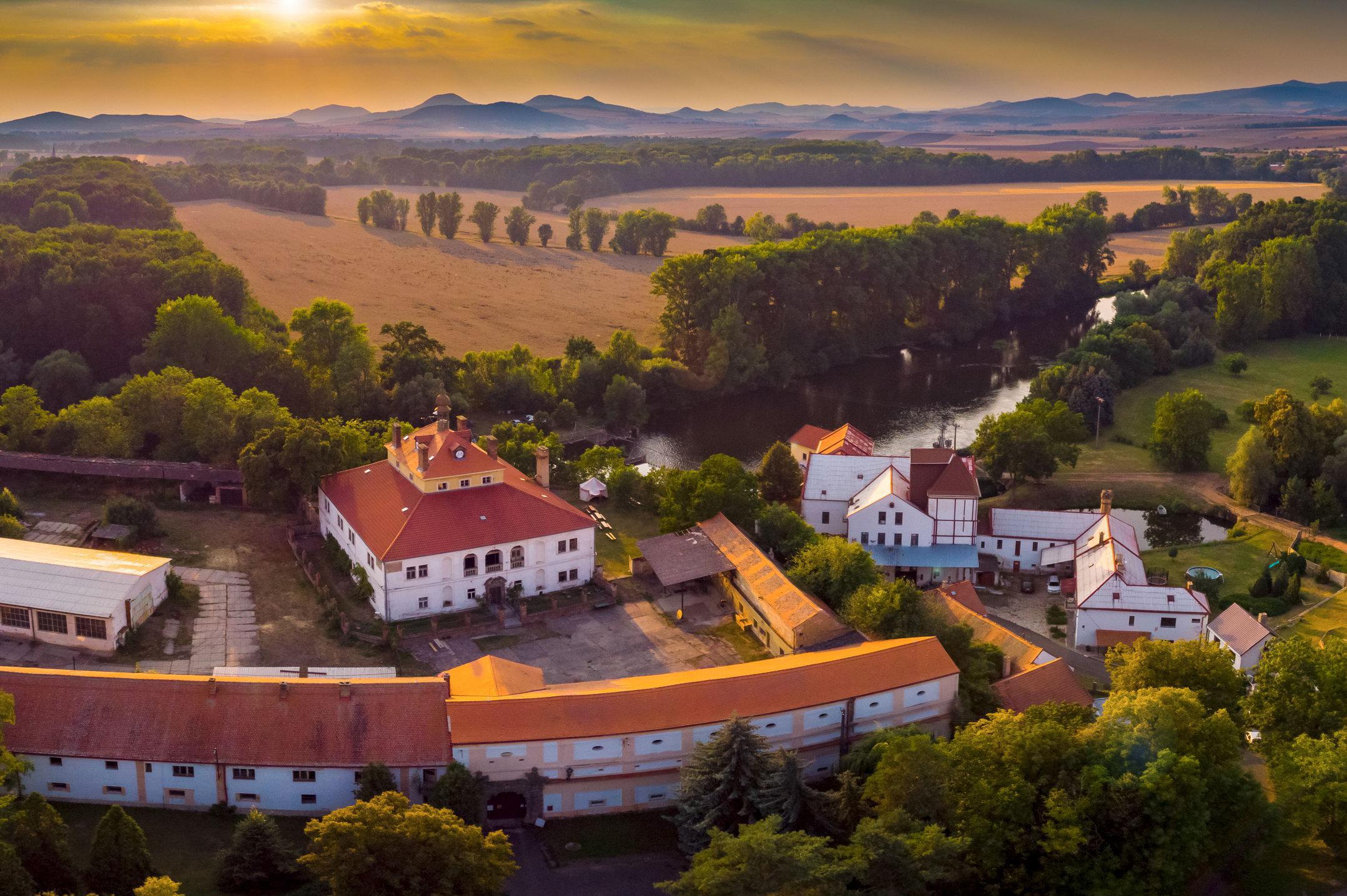 Ubytování na zámku Pátek