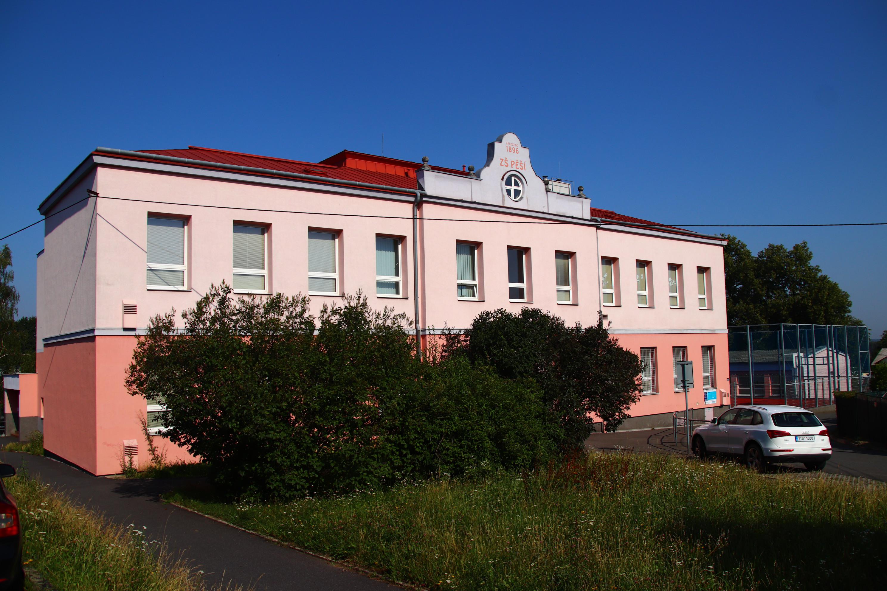 ZŠ Ostrava-Muglinov, Pěší foto 3