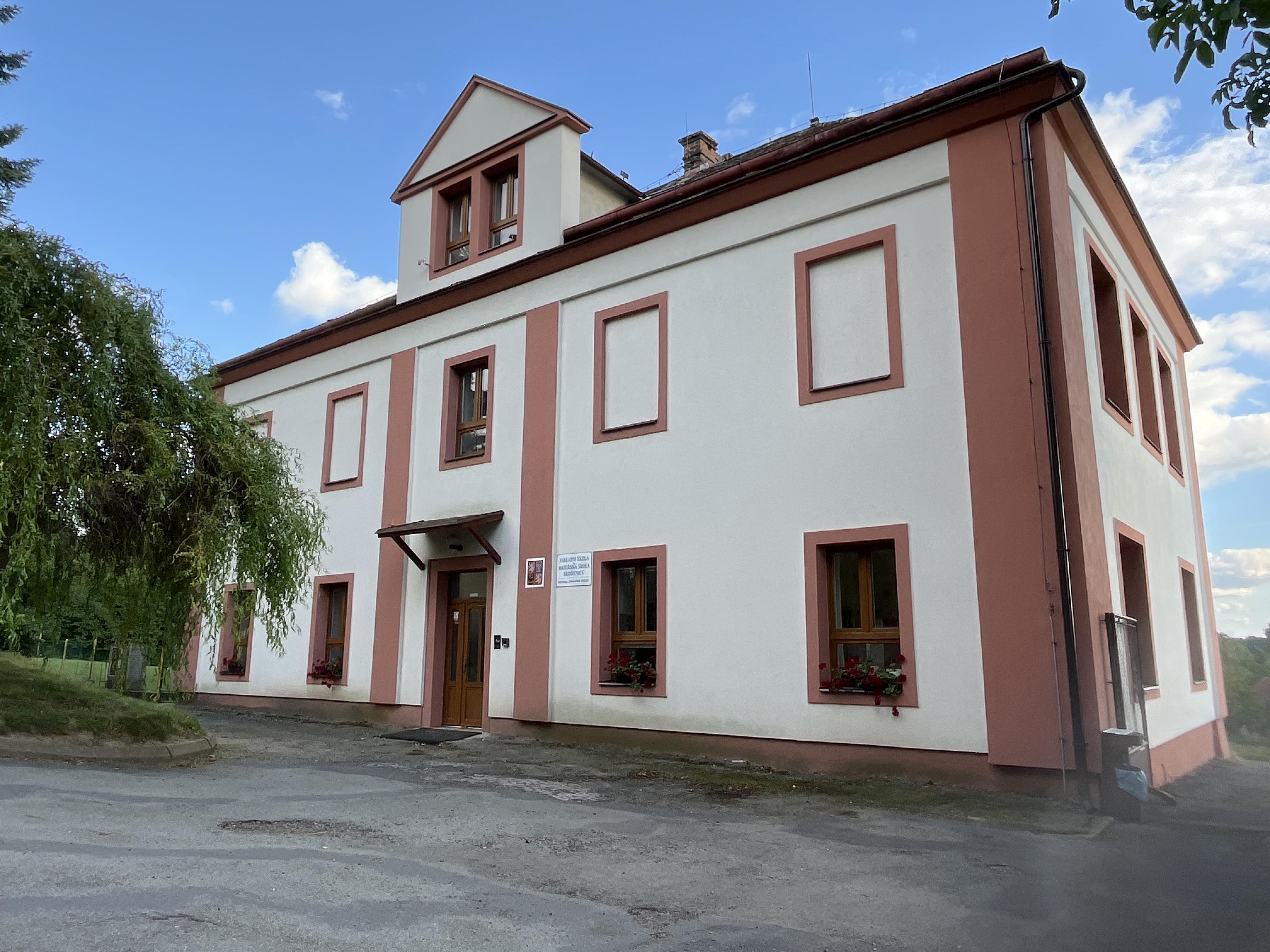 Základní škola a mateřská škola Skořenice foto 3