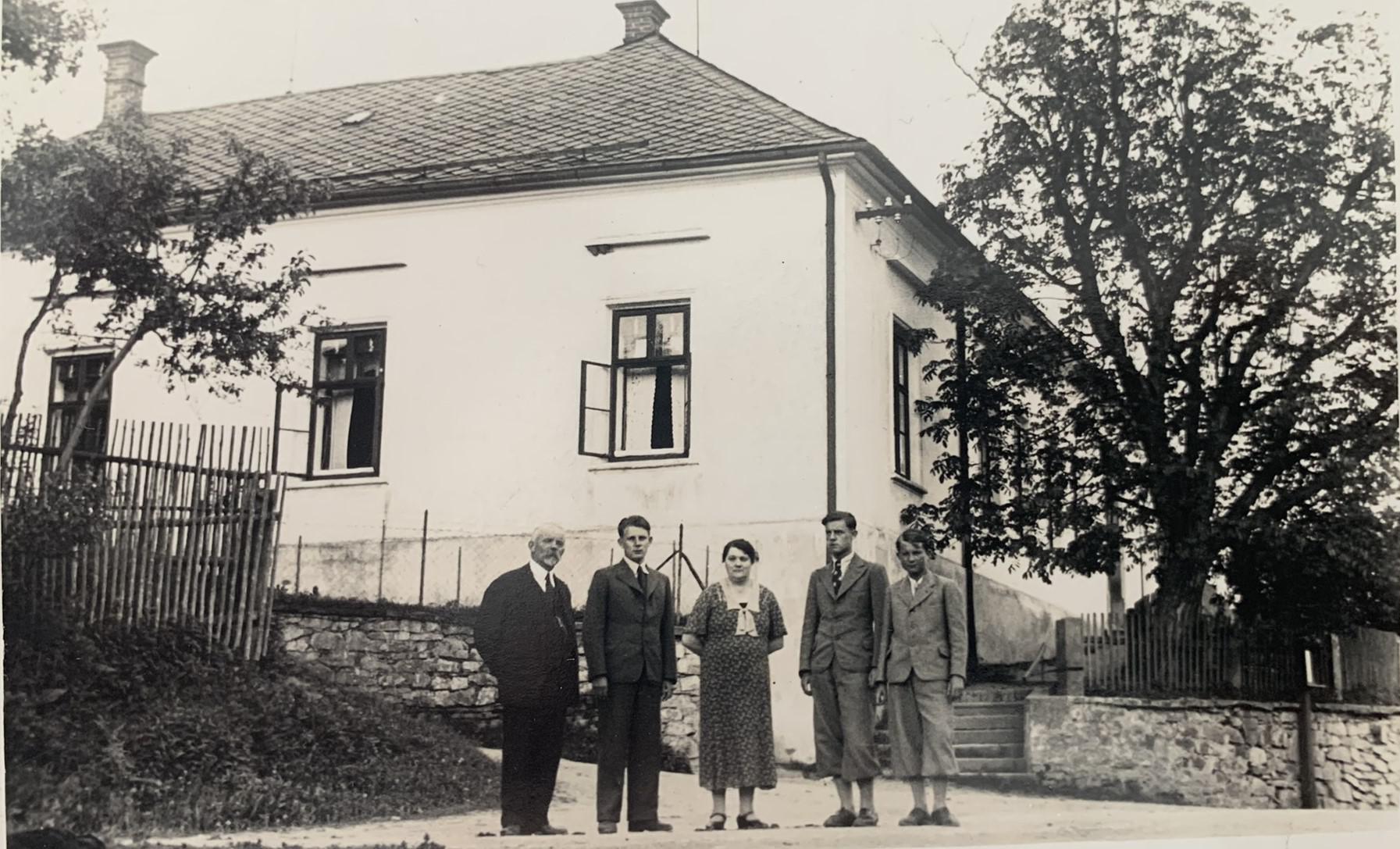 Krchleby - obecní úřad foto 3