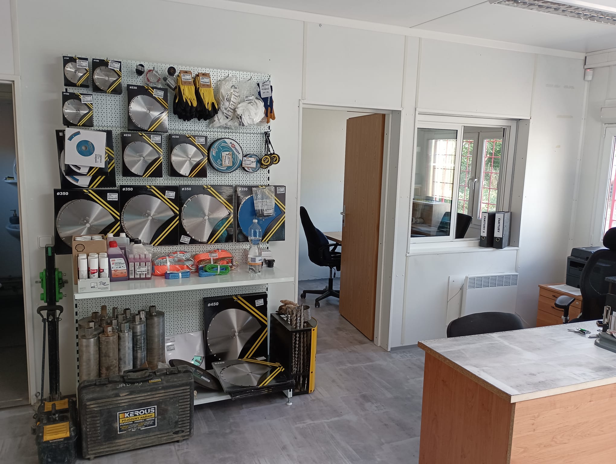 Kerouš půjčovna foto 3