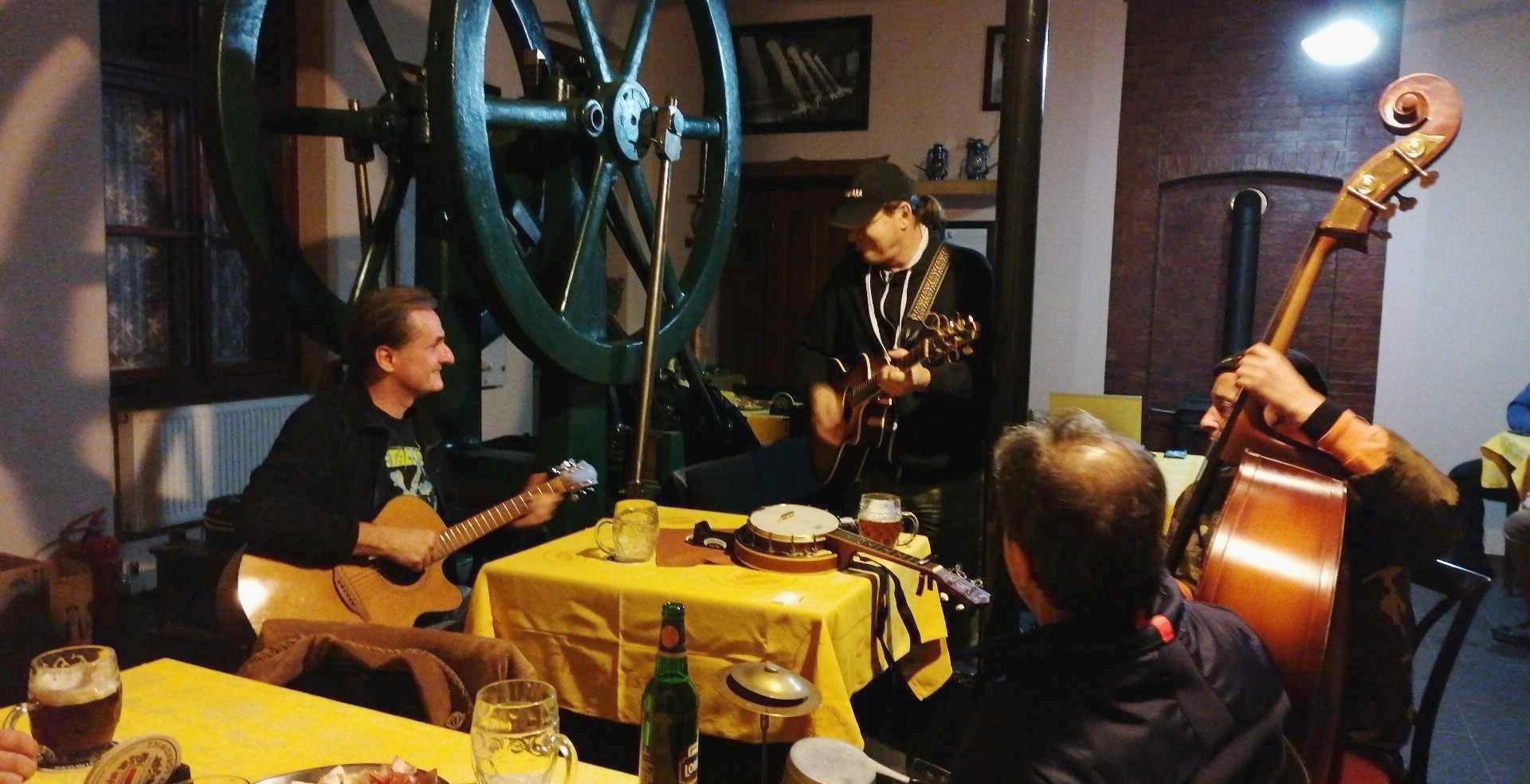 Hospoda na Vodárně MAŠINHÓZ foto 6