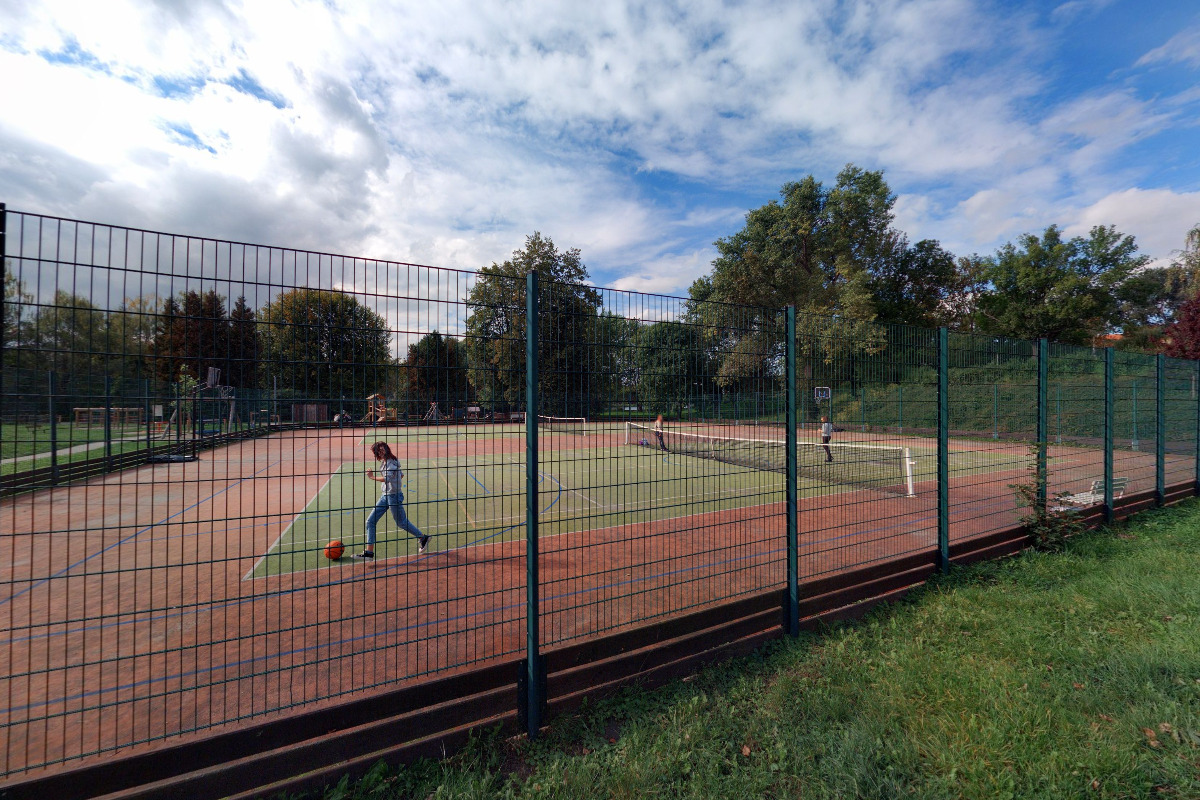 Tenisové kurty R. Těsnohlídka