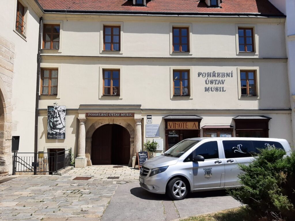 POHŘEBNÍ ÚSTAV MUSIL JAROSLAV, s.r.o. foto 2