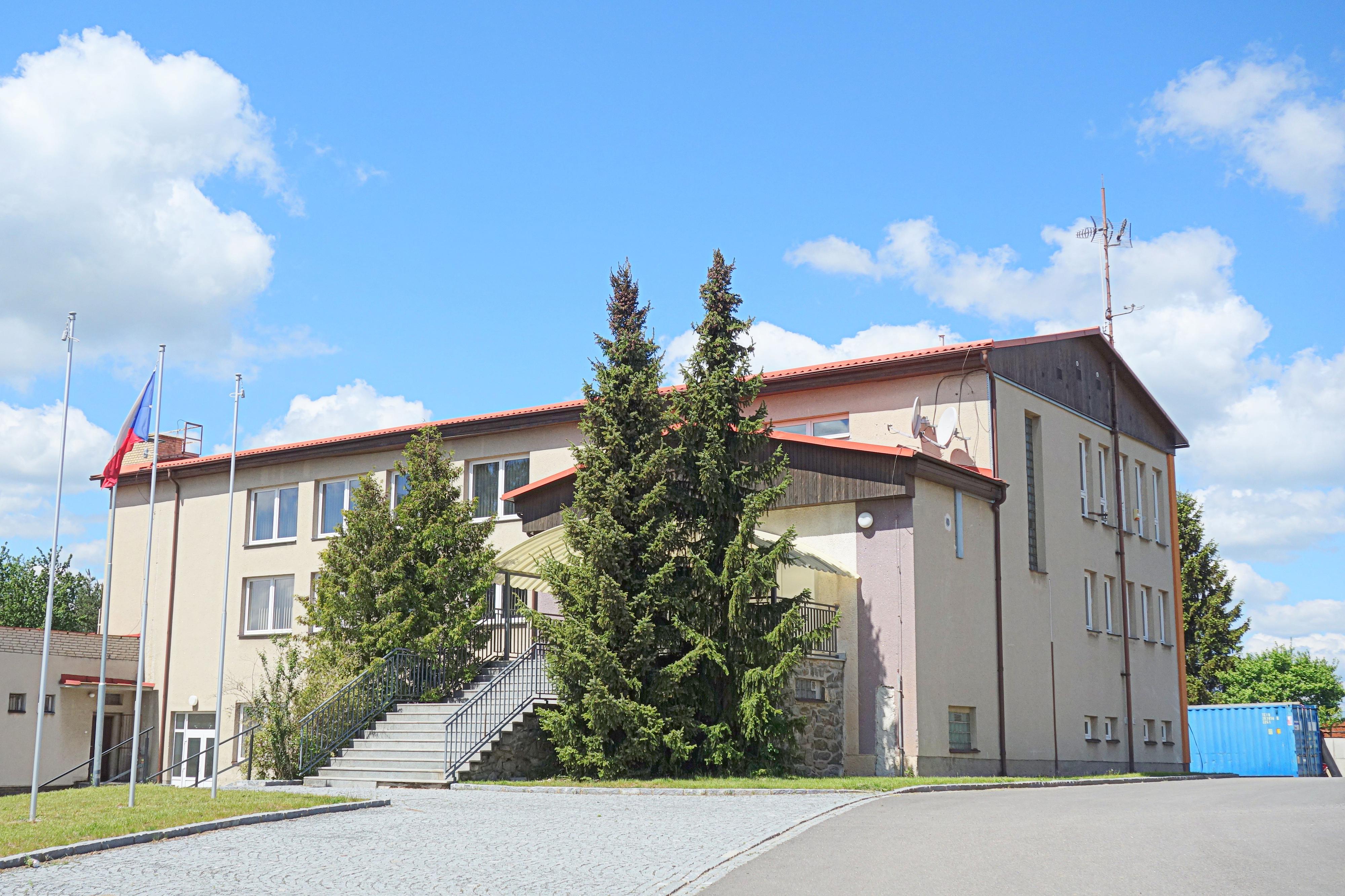Bukov - obecní úřad foto 2