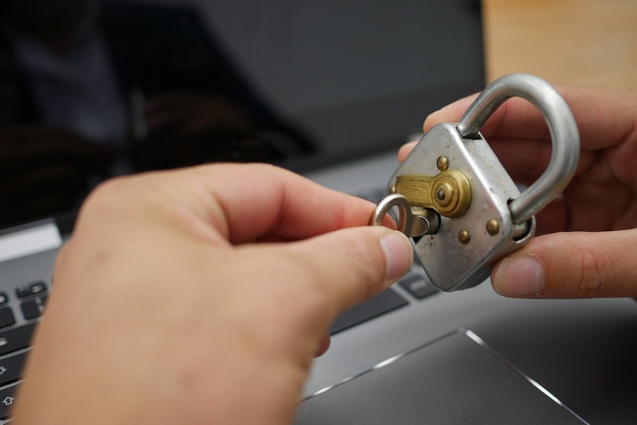 Otevírání a servis zámků  602 202 470 - zavolejte.