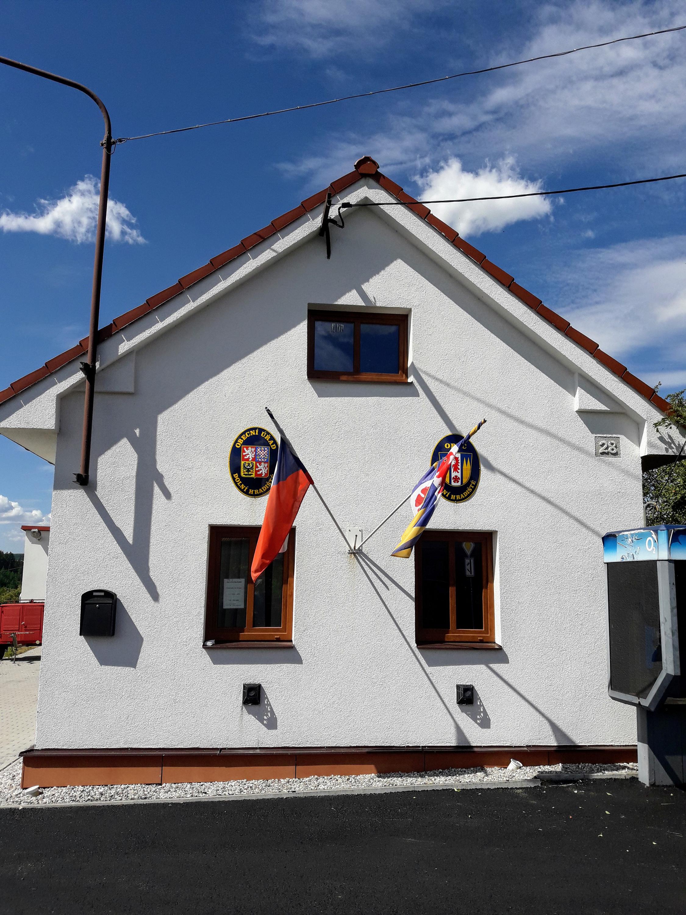 Dolní Hradiště - obecní úřad foto 2