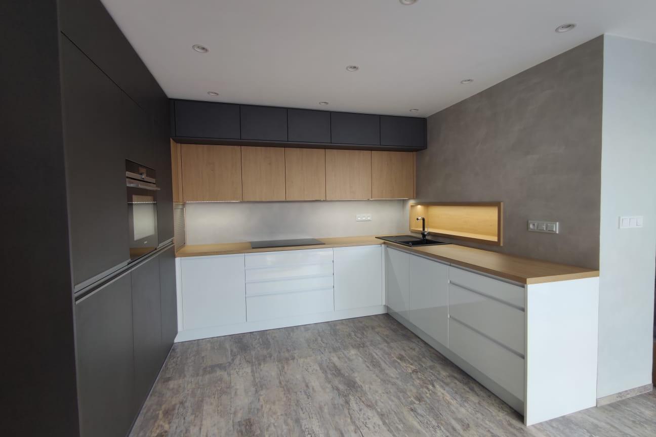 Čížek - kuchyně & skříně na míru