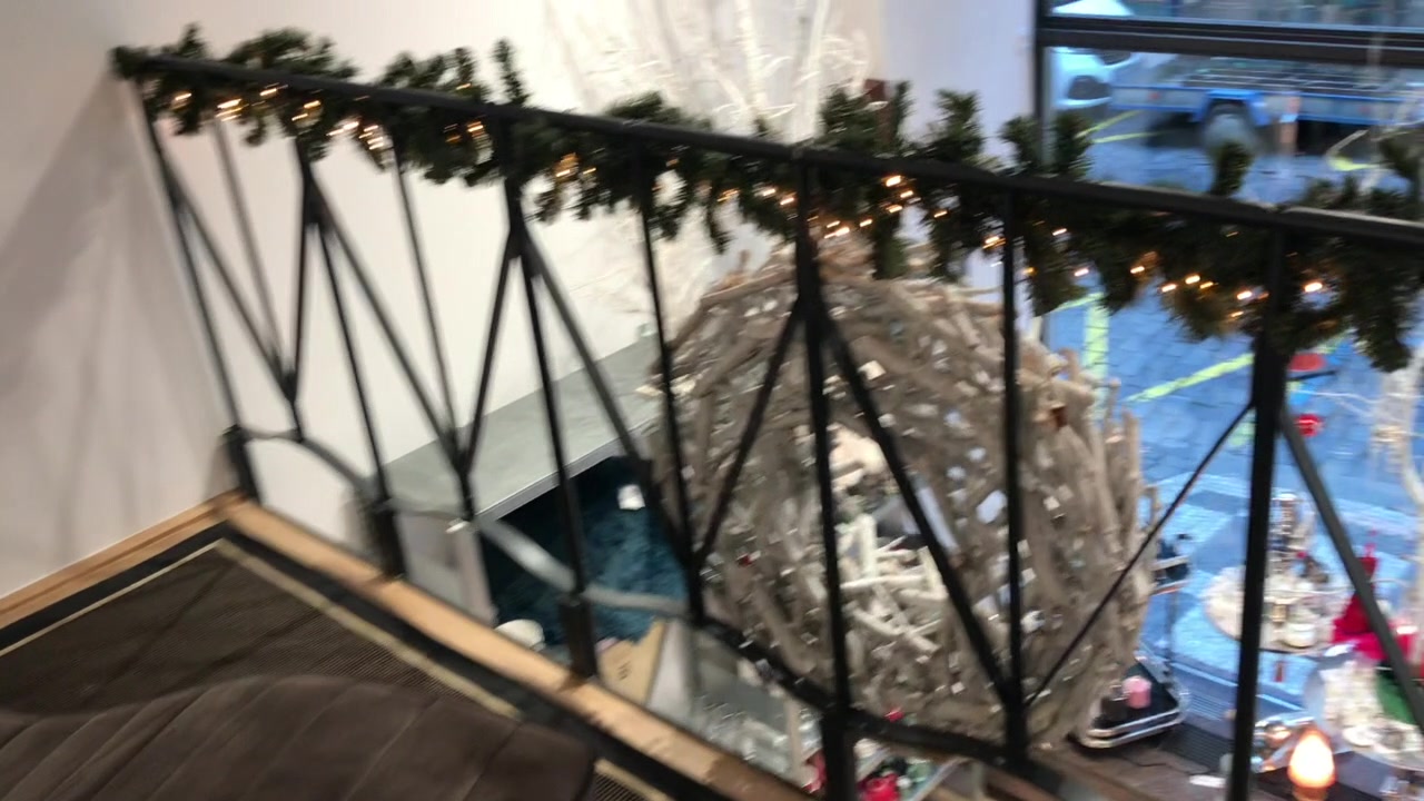 Apropos-shop.cz foto 2 (náhled videa)