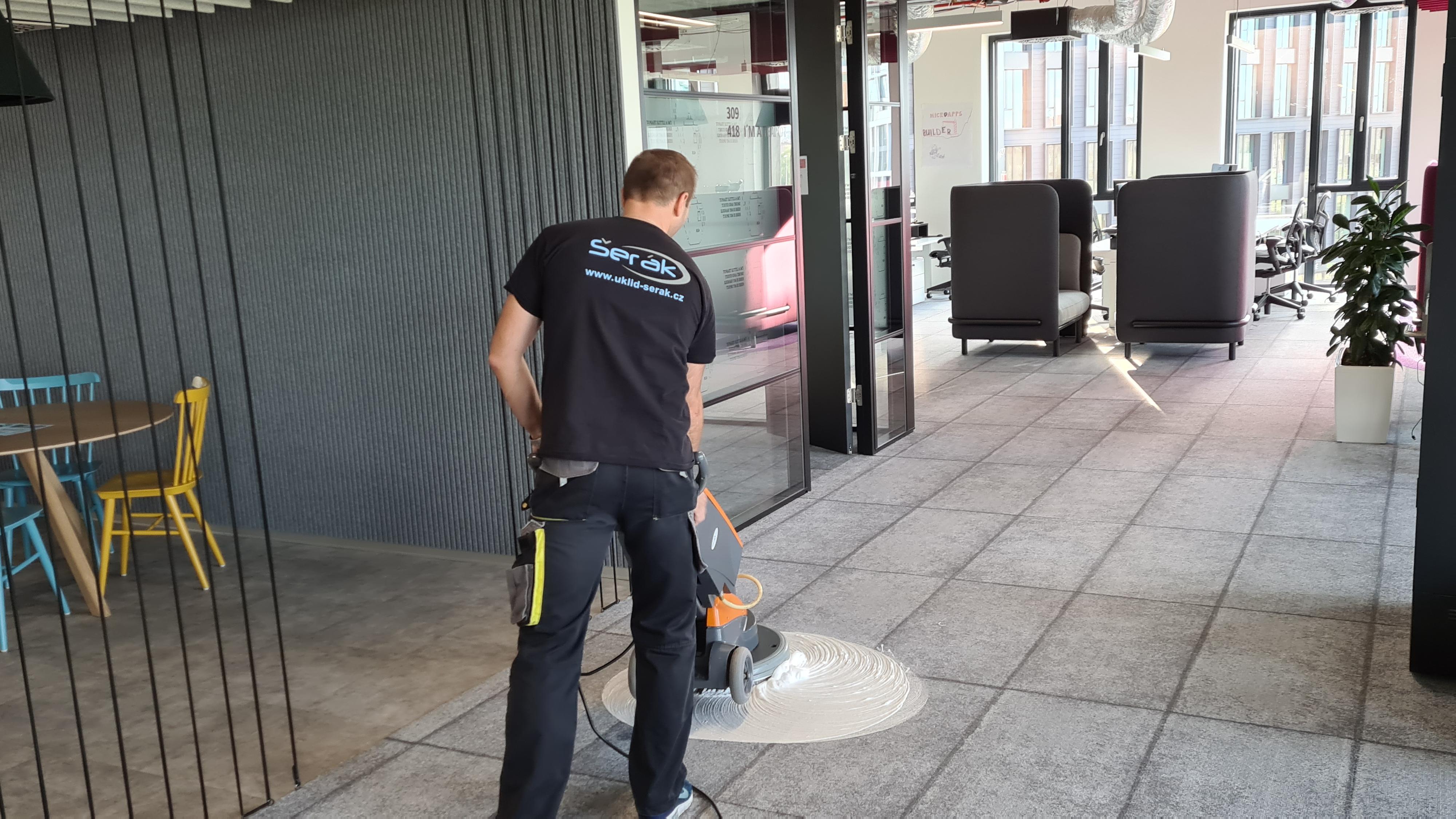Úklidový servis Šerák foto 3