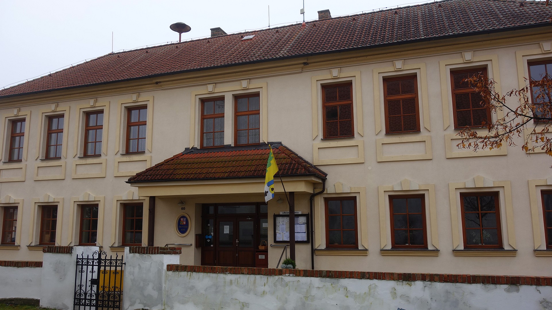Dubné - obecní úřad foto 2