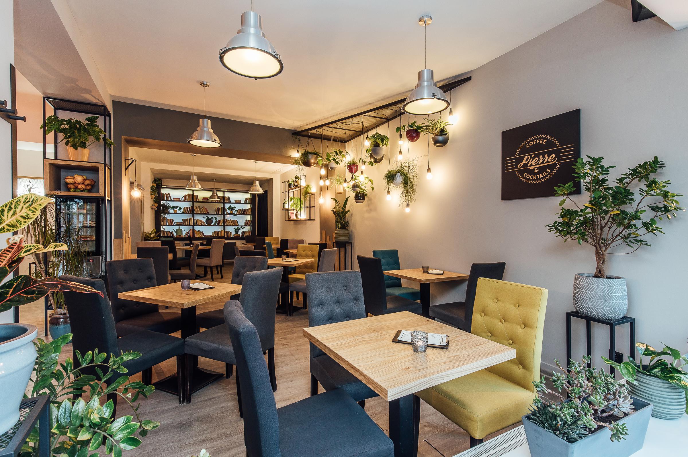 PIERRE COFFEE & COCKTAILS