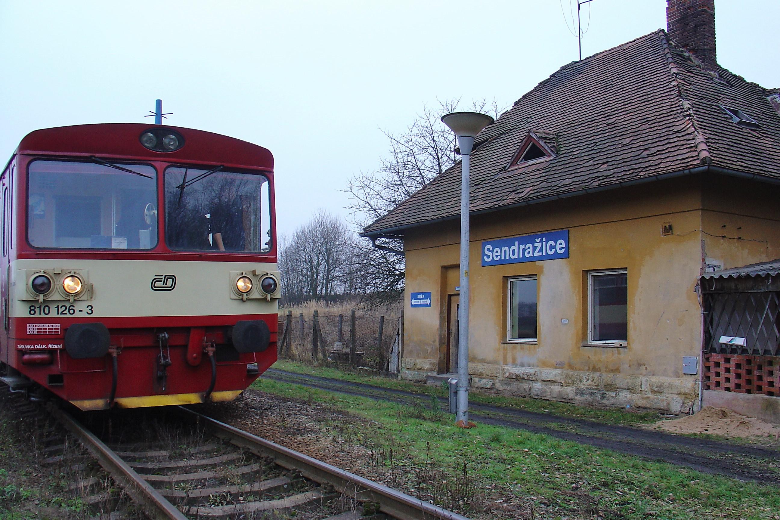 Sendražice - obecní úřad foto 2