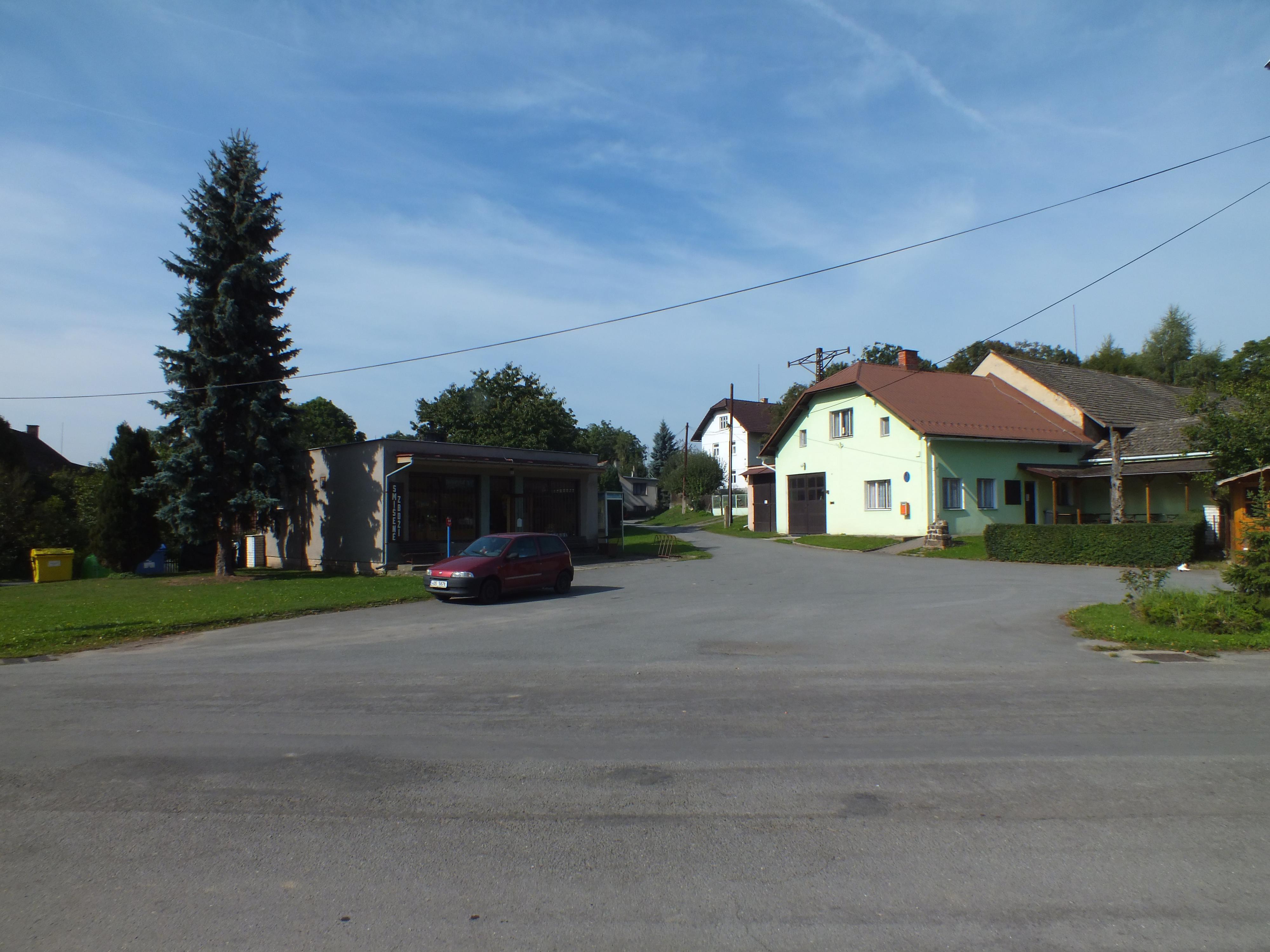 Sezemice - obecní úřad foto 2