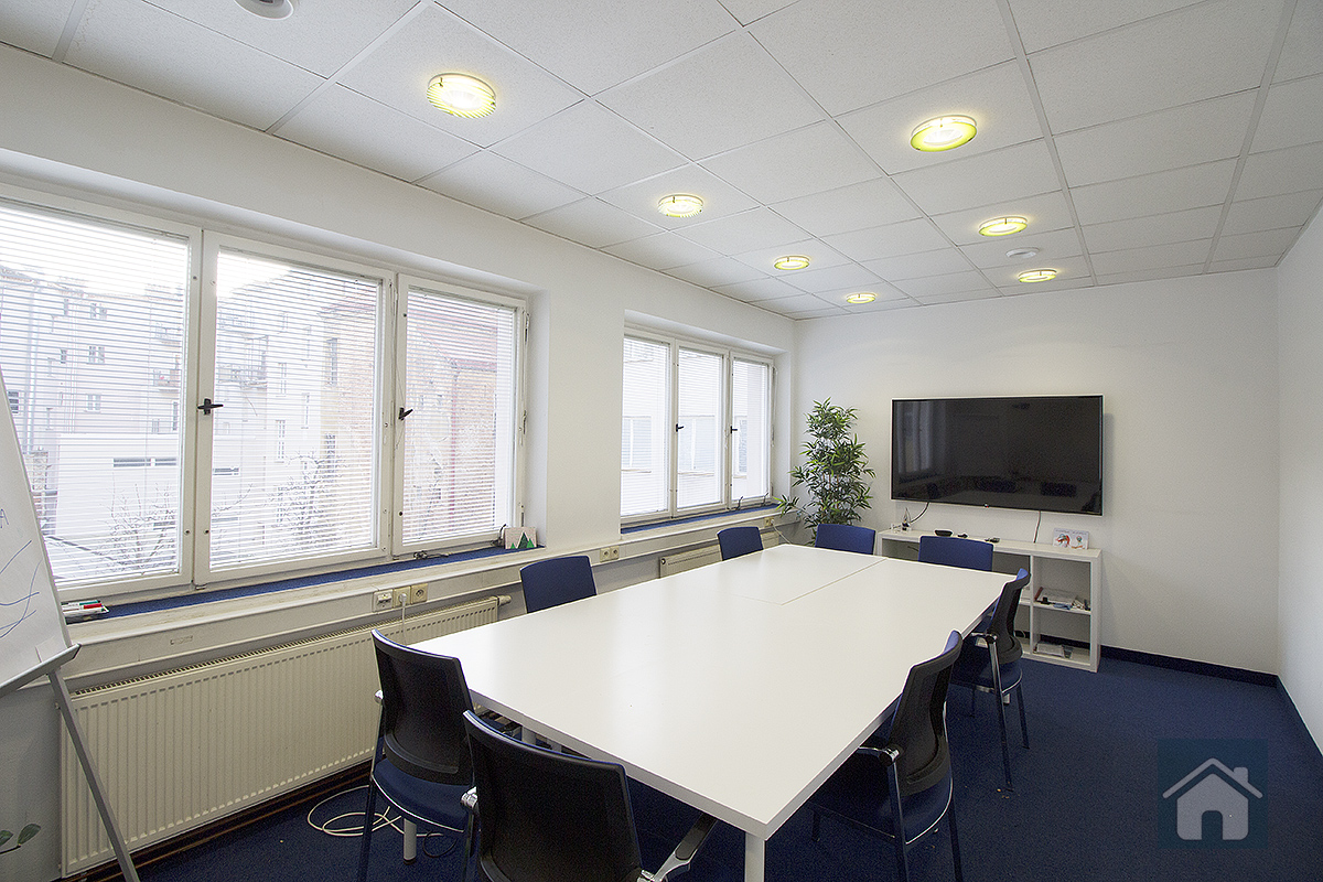 Realitní makléř Jaroslav Karas foto 3