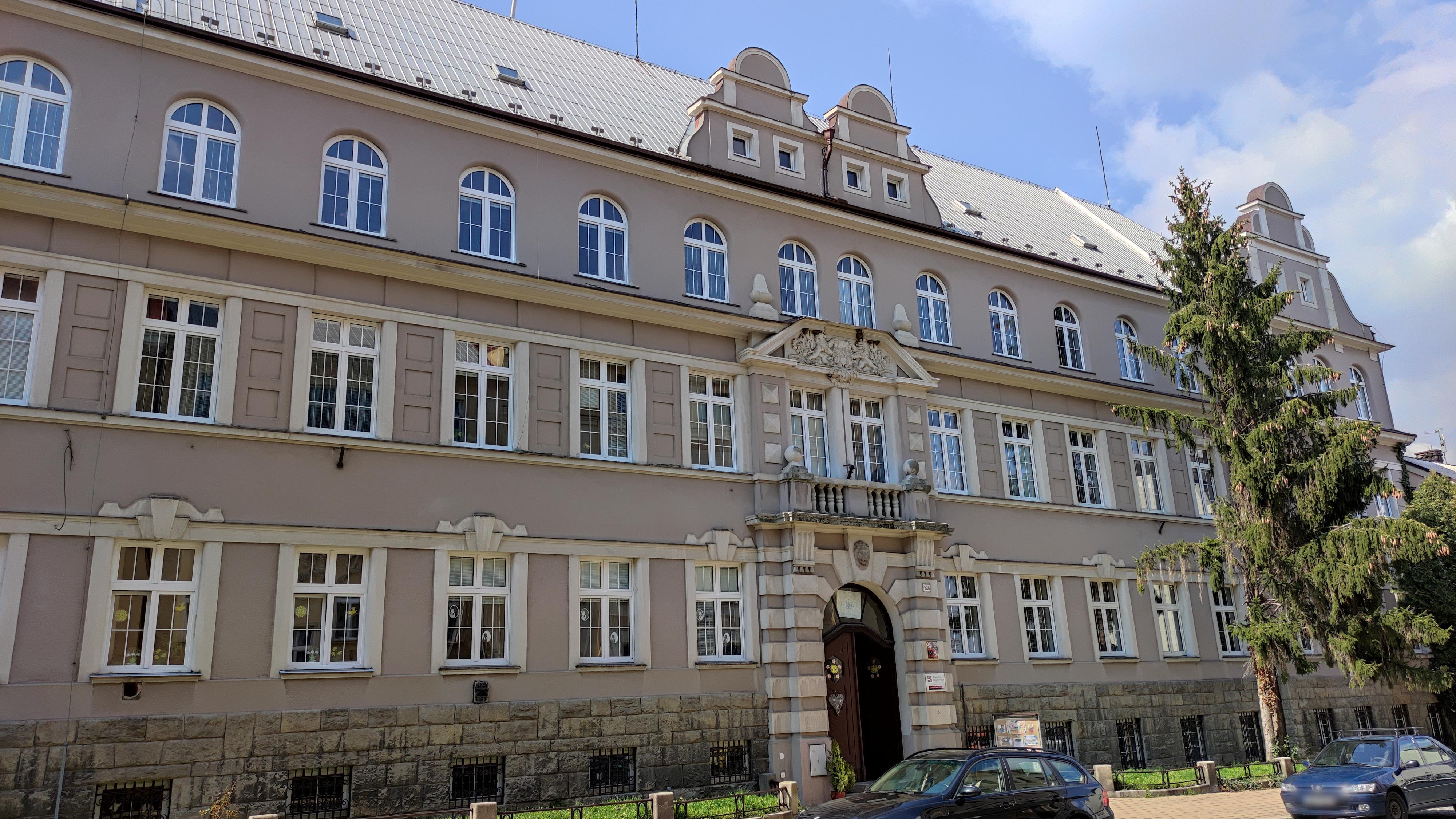 ZŠ Čáslav, Husova