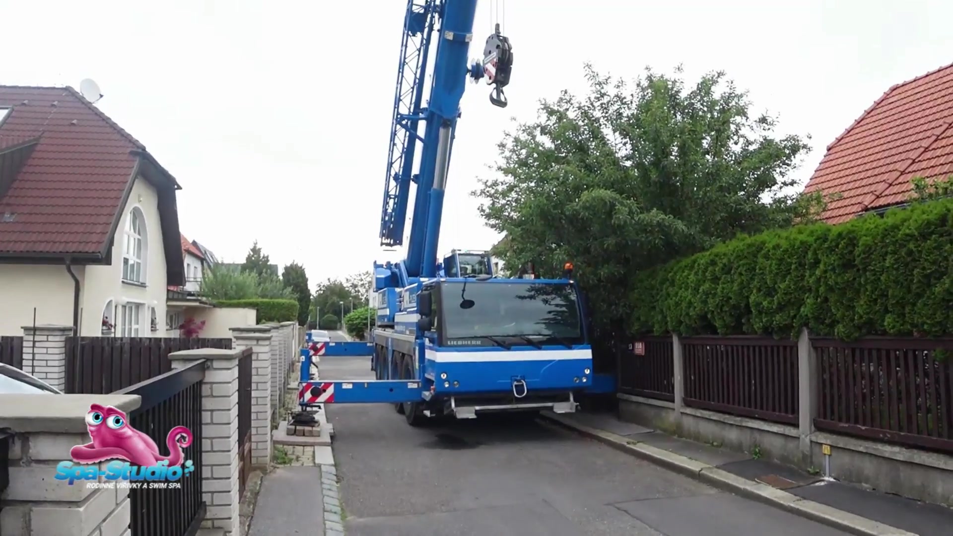 SPA Studio, Rodinné vířivky a SWIM SPA foto 2 (náhled videa)