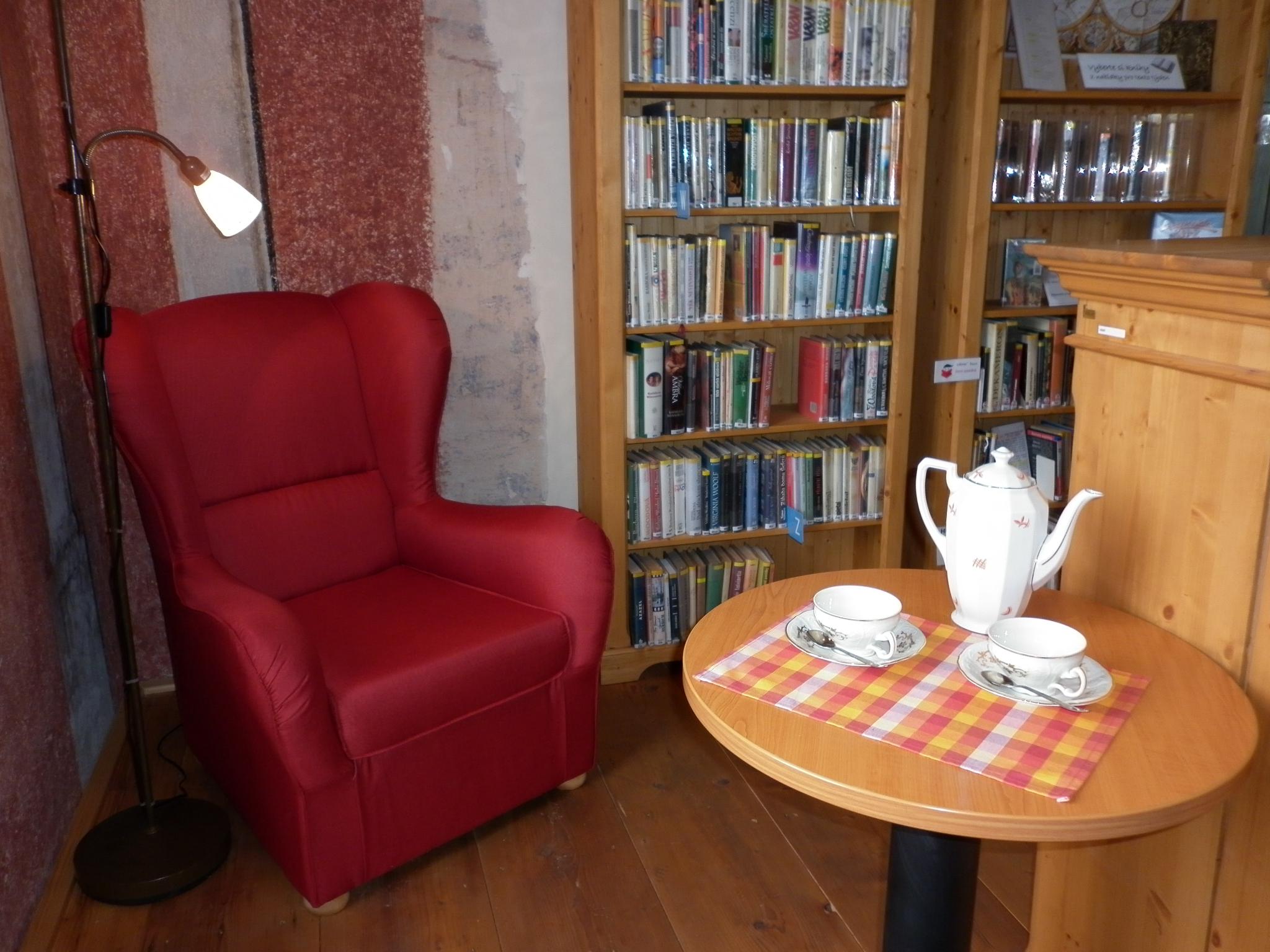 Městská knihovna Dolní Bousov foto 3