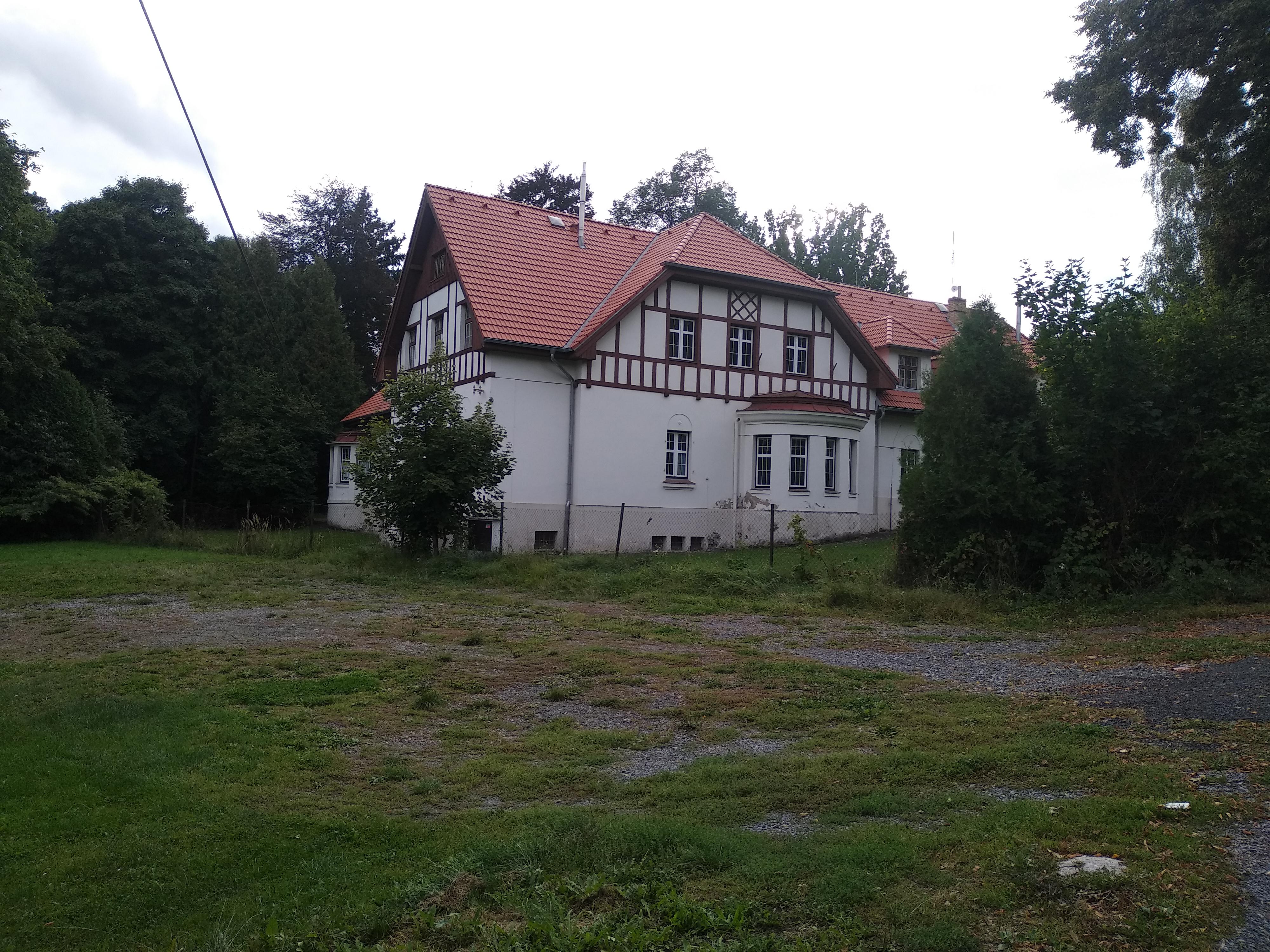 Základní škola a Mateřská škola při Fakultní nemocnici, Plzeň, alej Svobody 80 foto 2