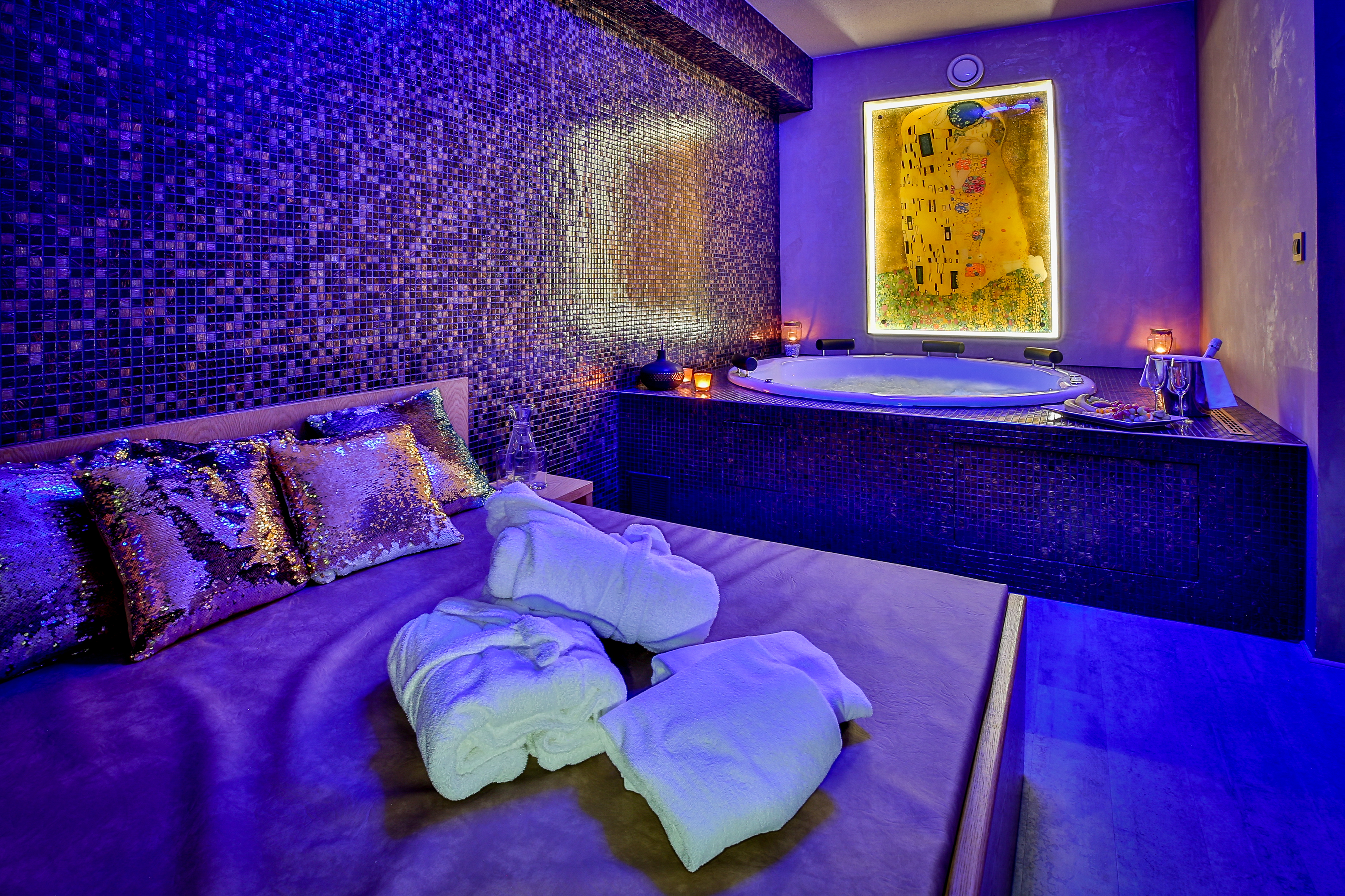 Darujte relax v privátním whirlpoolu na Hluboké