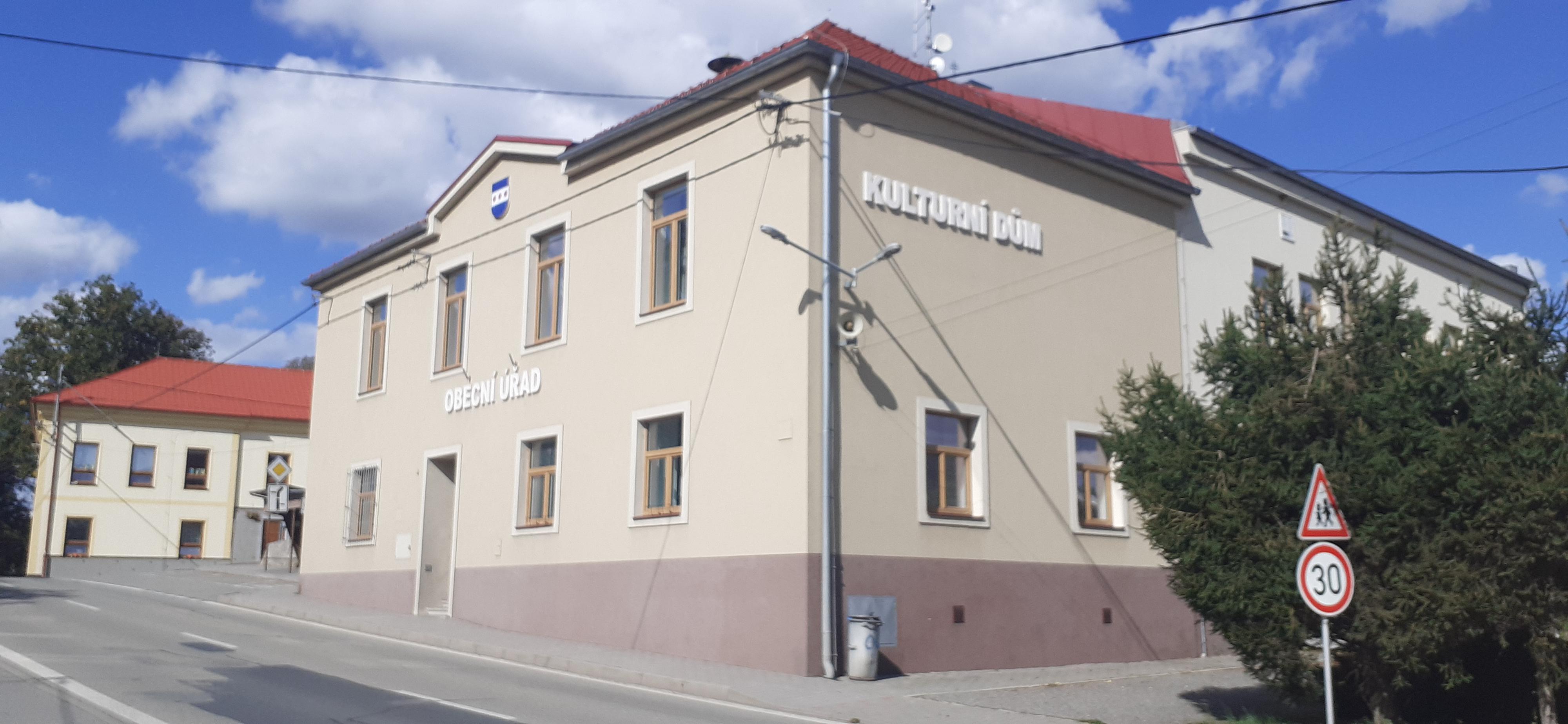 Sebranice - obecní úřad foto 4