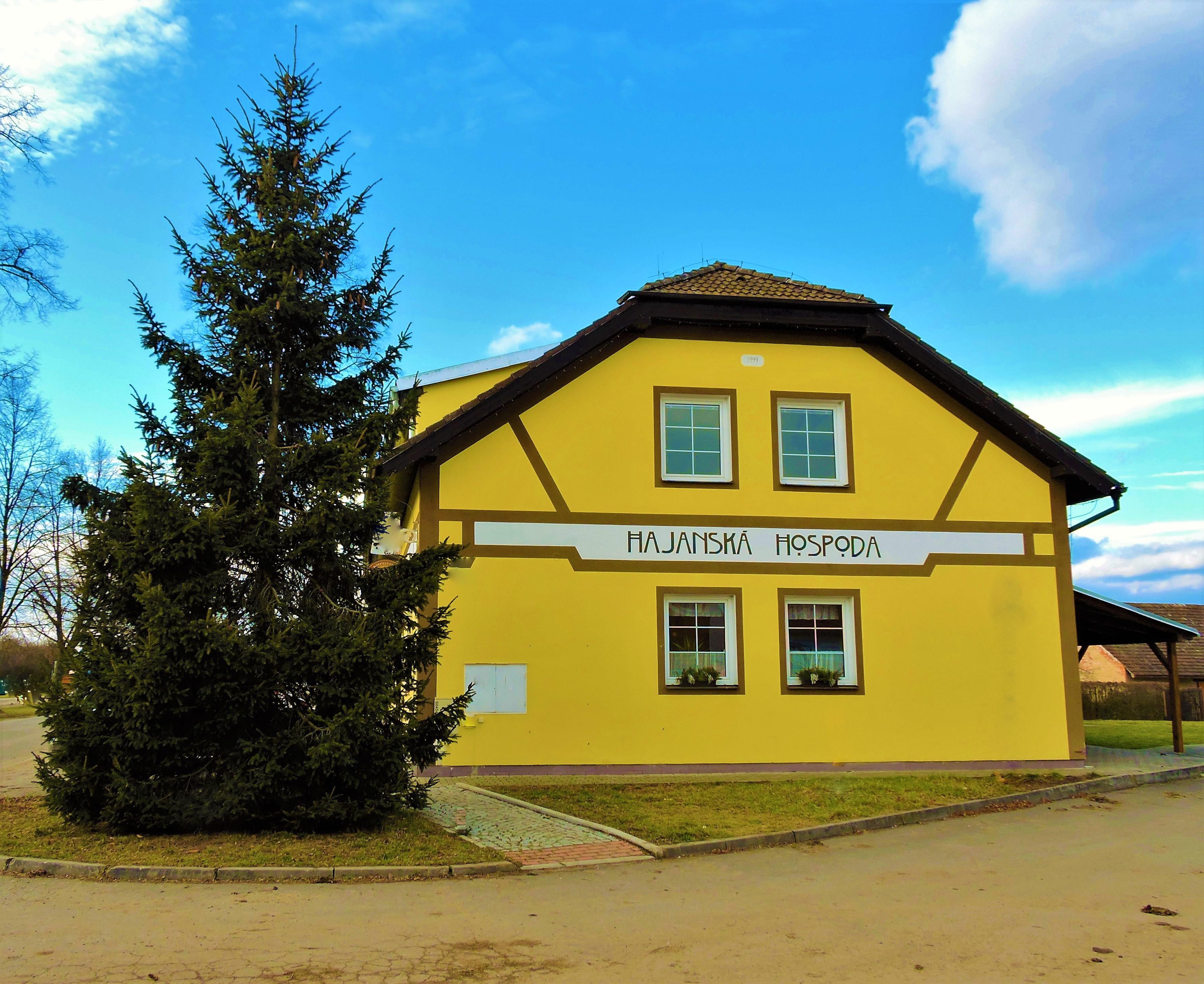 Hajany - obecní úřad foto 2