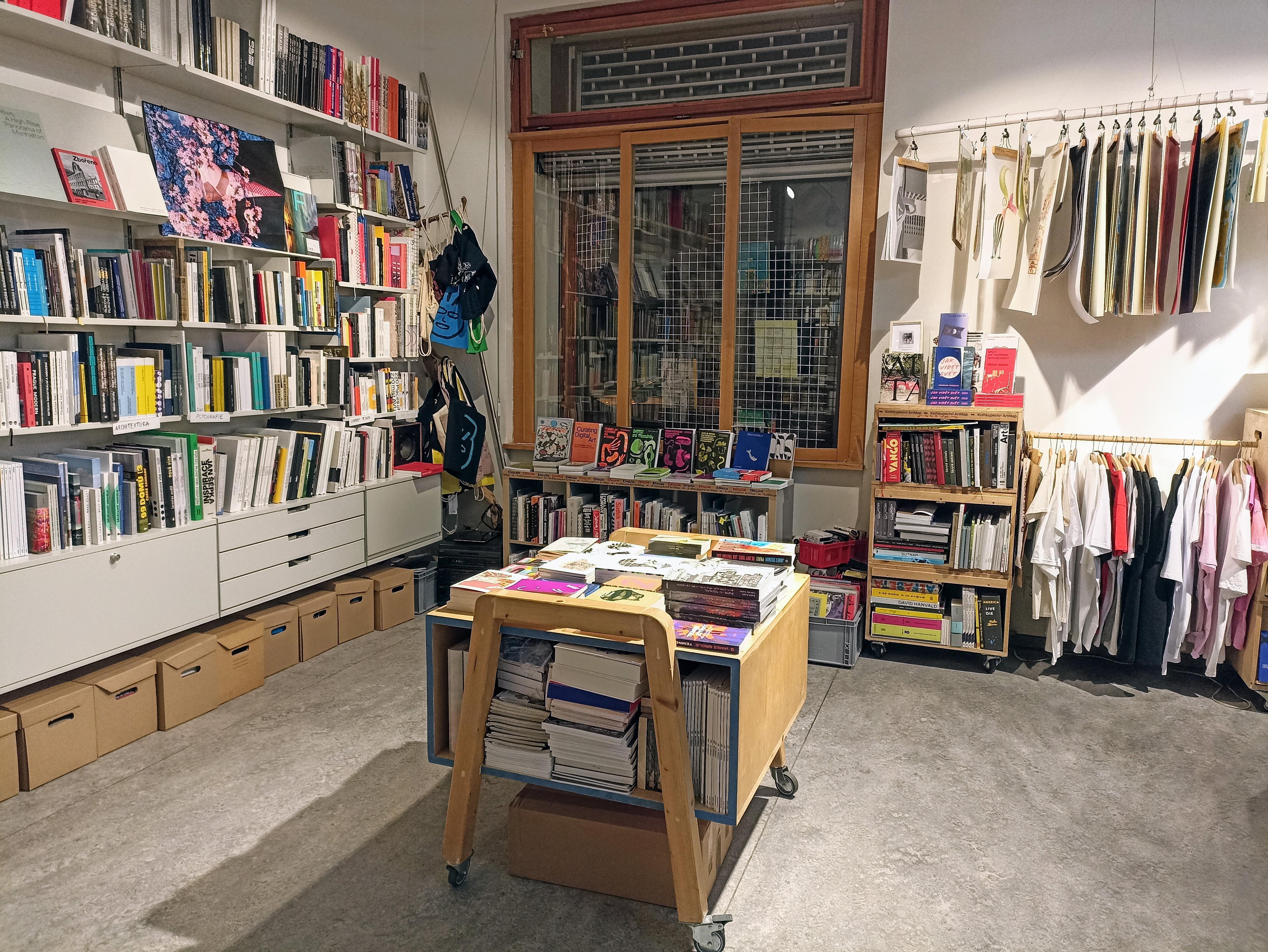 Knihkupectví ArtMap foto 2