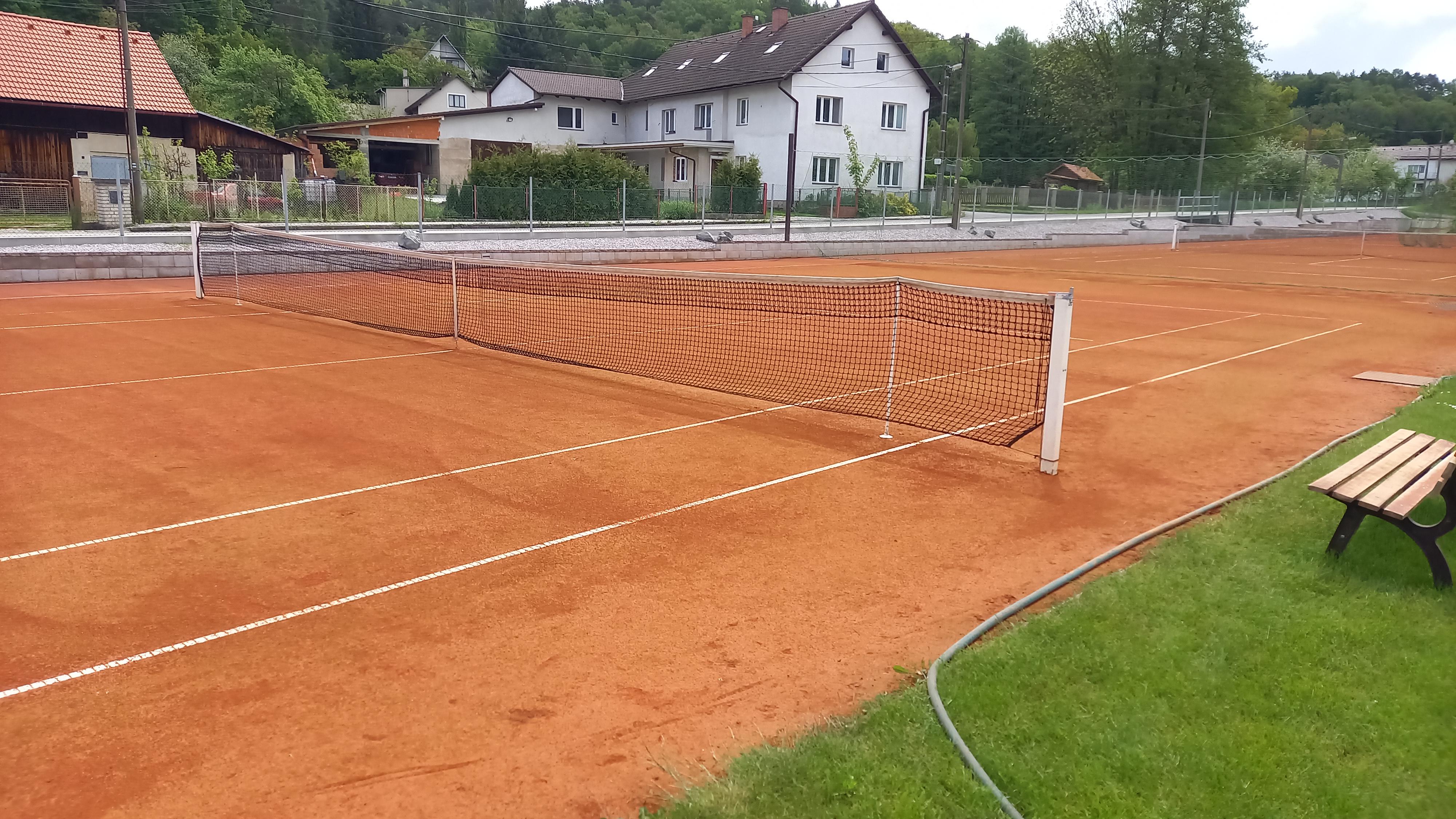 Tenisové kurty Dneboh foto 2