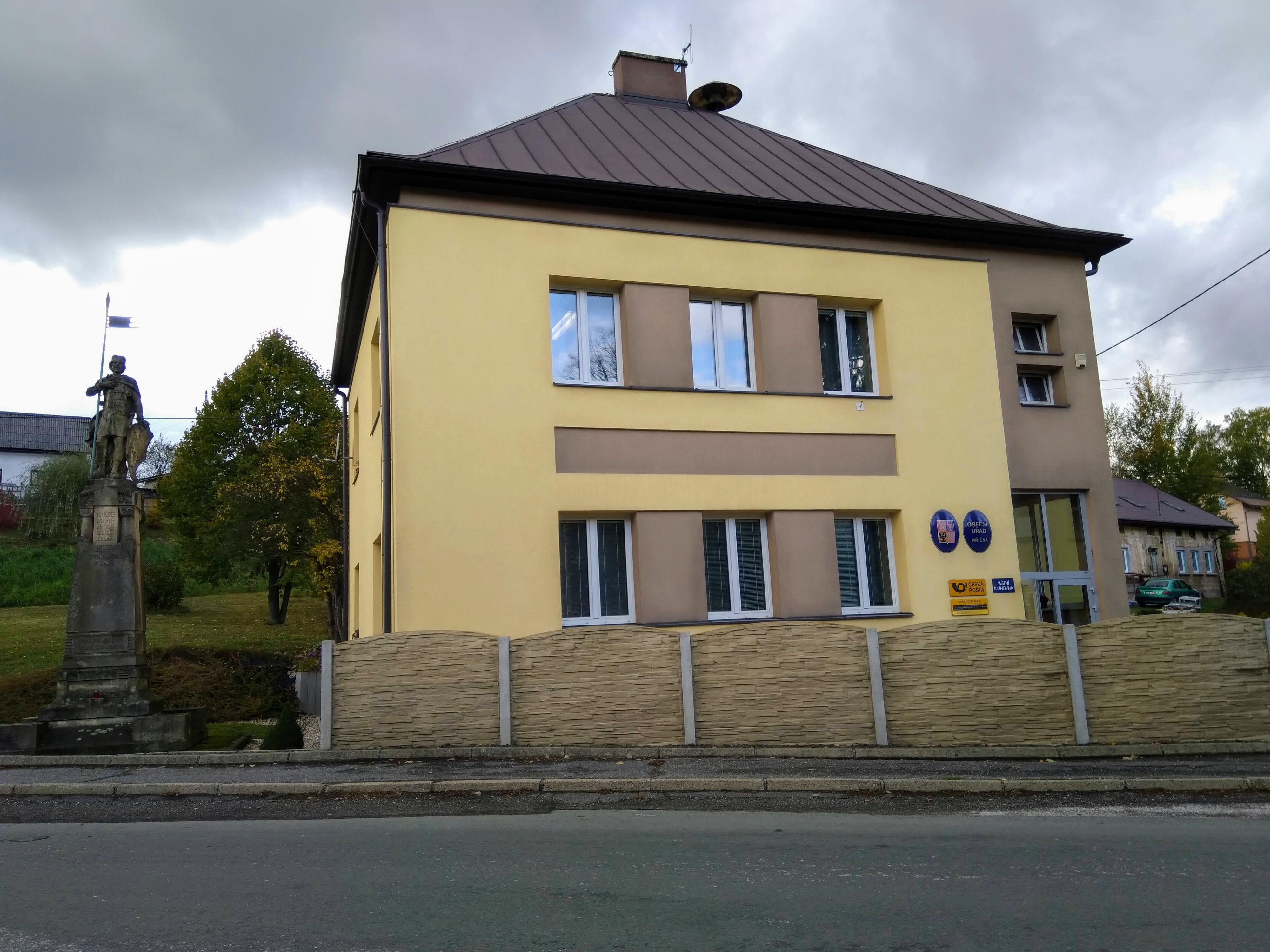 Mříčná - obecní úřad foto 2
