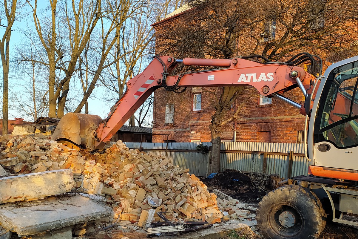 Zemní práce a kontejnerová doprava - Petr Kolbasa
