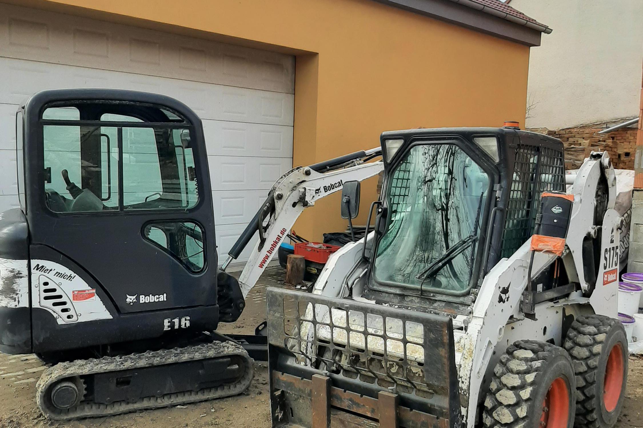 Petr Schneider - zemní a výkopové práce