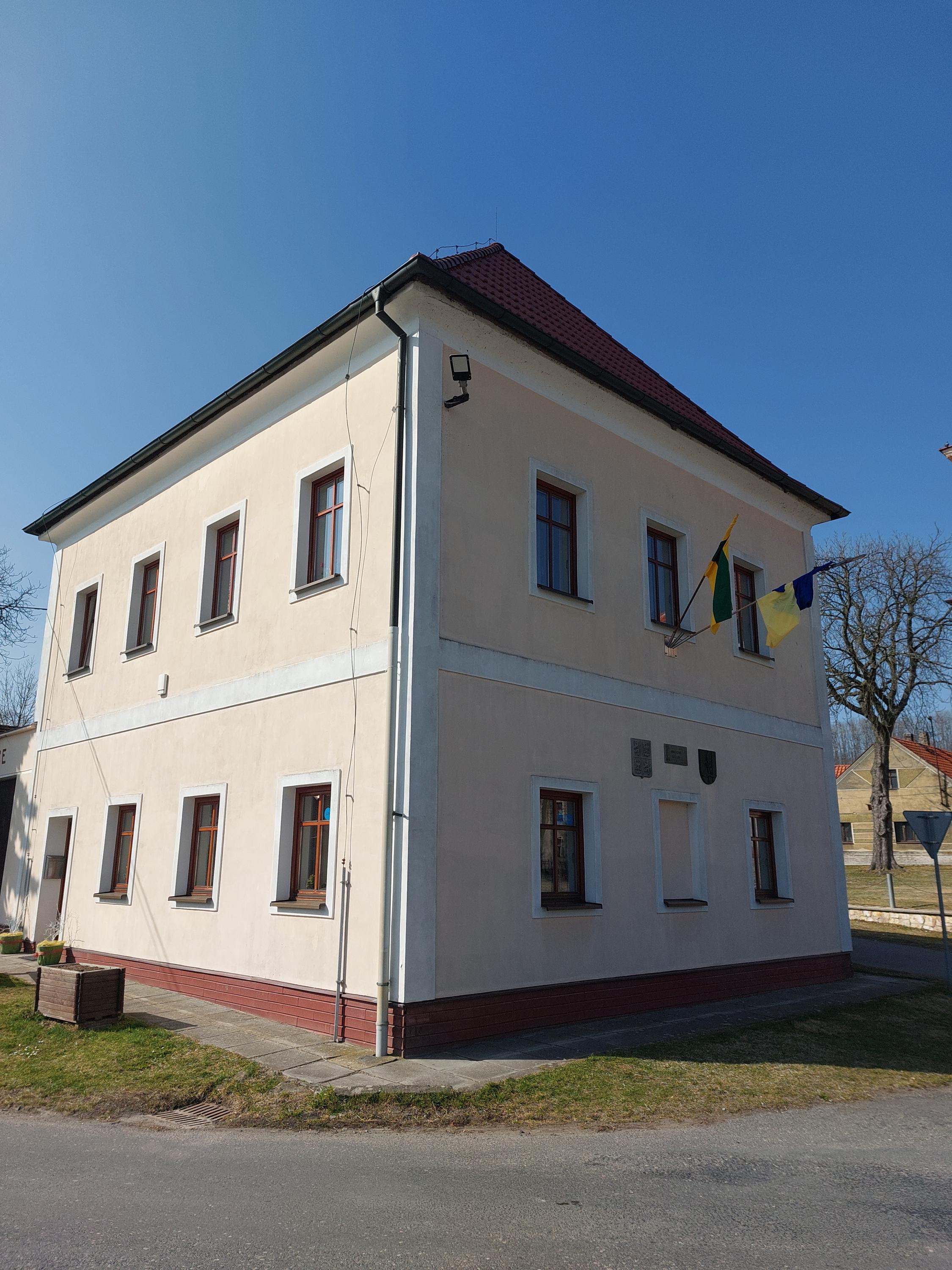 Třtice - obecní úřad foto 3