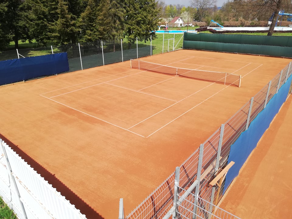 Tenisové kurty u městského koupaliště foto 4
