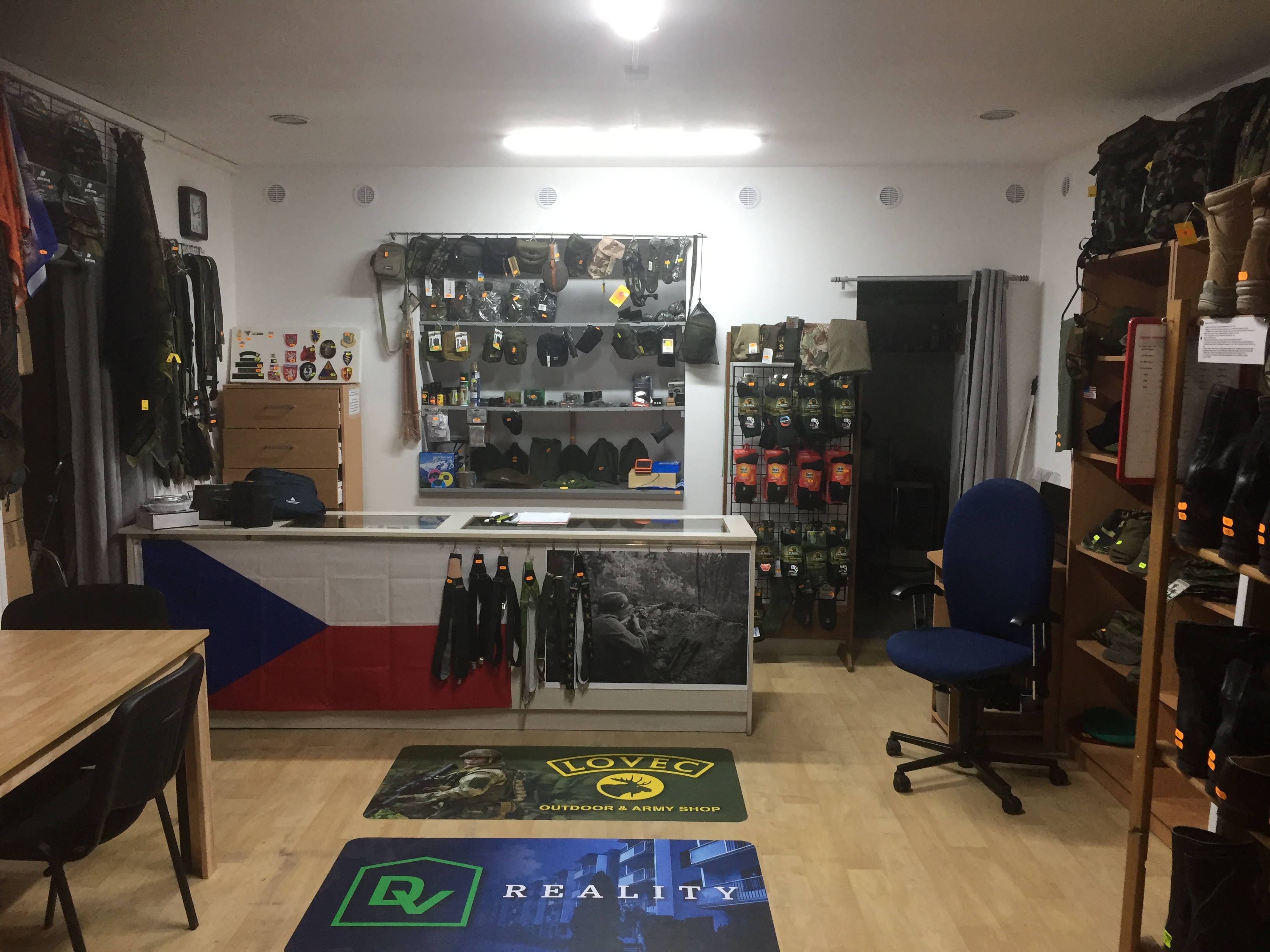 Lovec outdoor - army shop foto 3